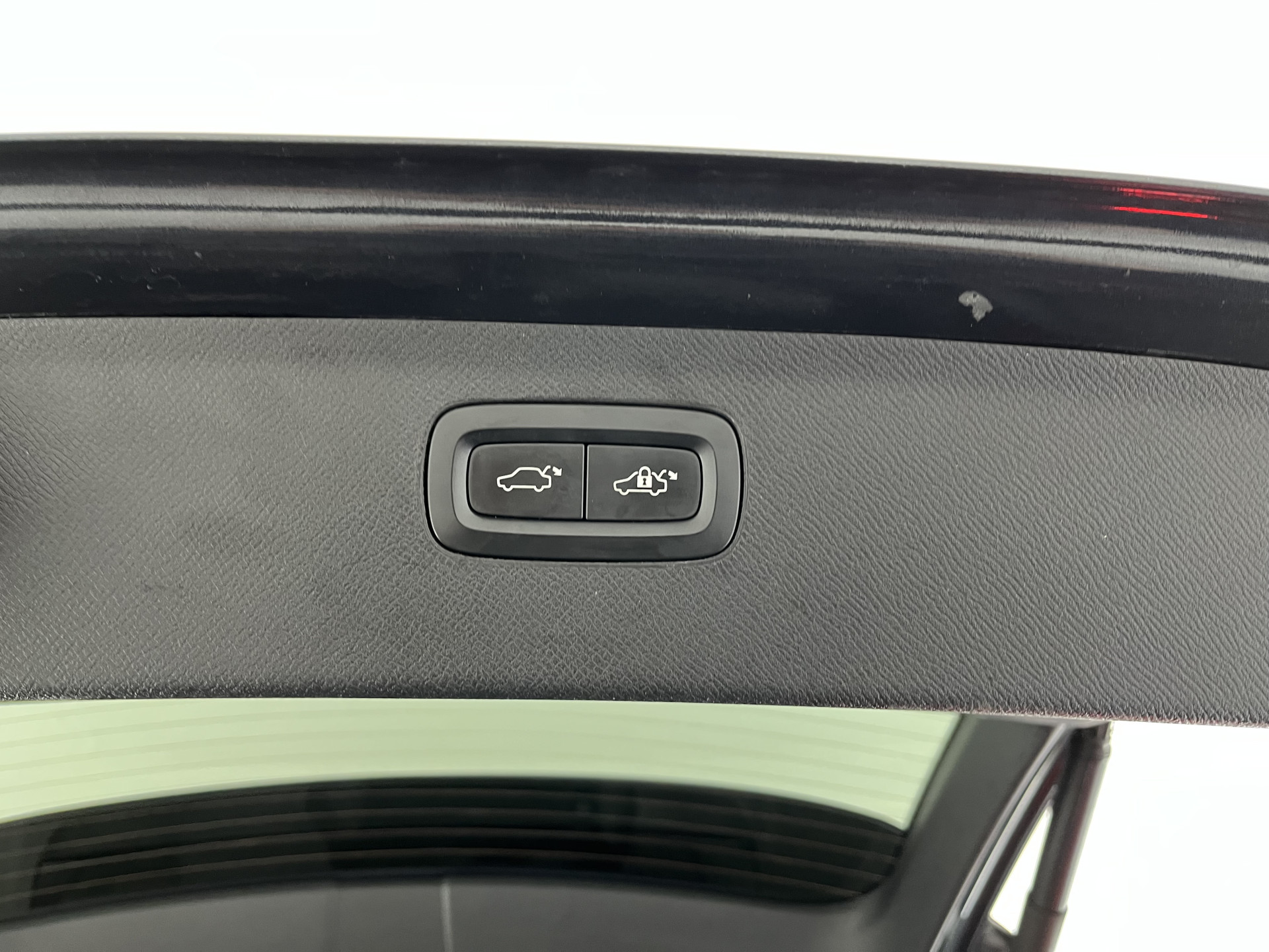 Volvo XC90 2.0 T8 Twin Engine AWD Inscription [ 7-Pers. ] (INCL-BTW) Aut. *PANO | HEAD-UP | LUXURY-LEATHER | FULL-LED | DIGI-COCKPIT | NAVI-FULLMAP | CARPLAY | ECC | HEATED-COMFORTSEATS | LANE-ASSIST | PDC | TOWBAR | 19"ALU*