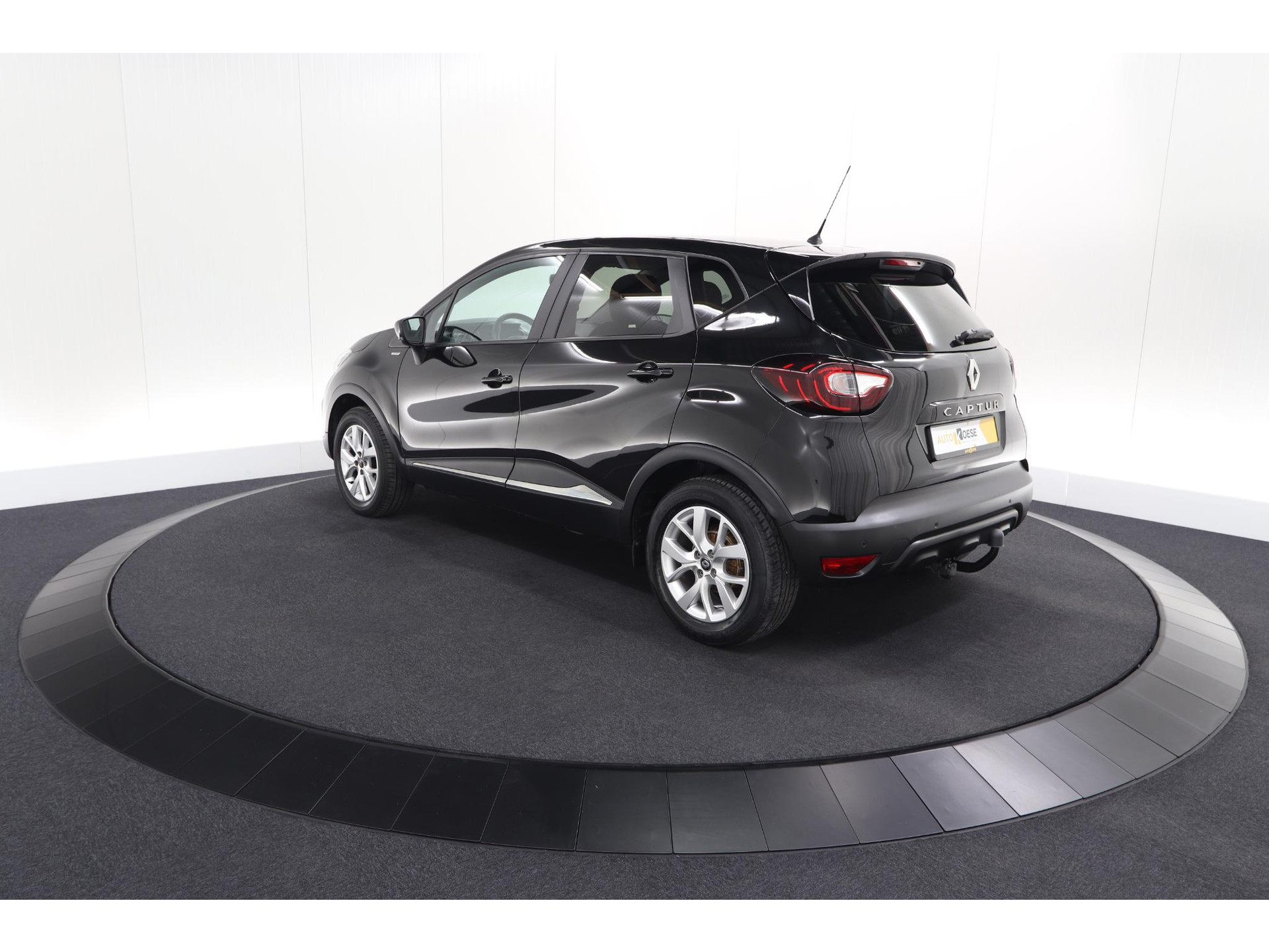 Renault Captur TCe 90 Limited | Trekhaak | Navigatie | Parkeersensoren