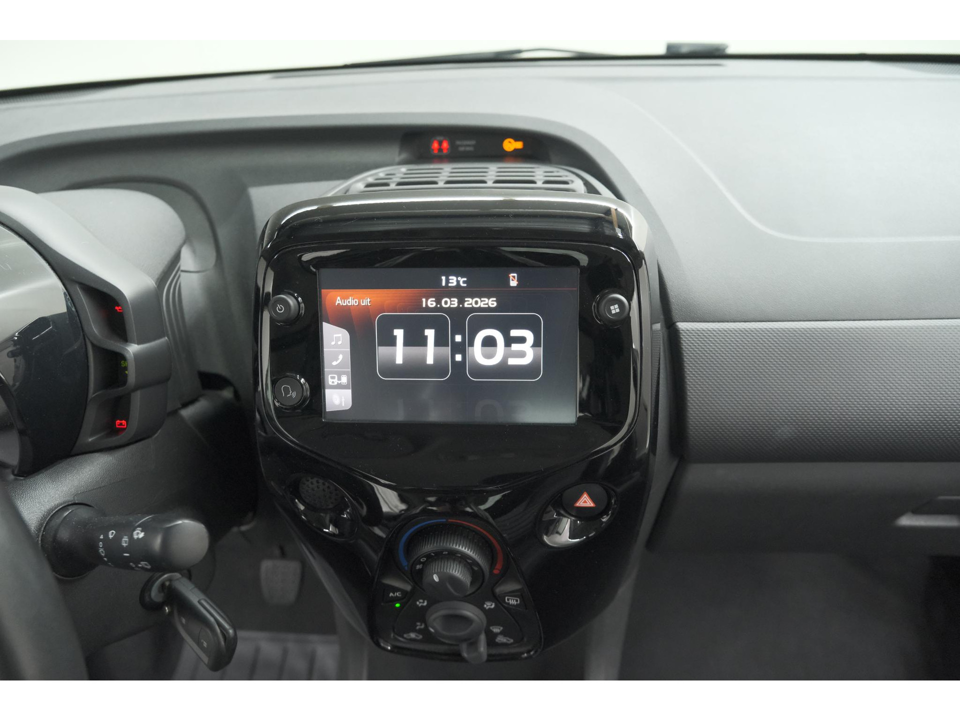 Citroen C1 1.0 VTi Shine | Automaat | Stoelverwarming | Camera | Lederen bekleding