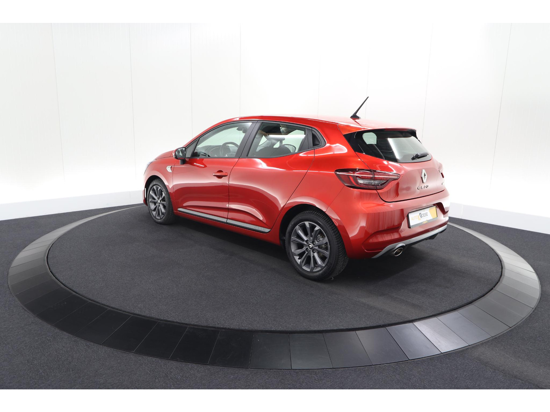 Renault Clio TCe 100 Zen | R.S. Line Pack | Allseason Banden | Apple Carplay | Parkeersensoren