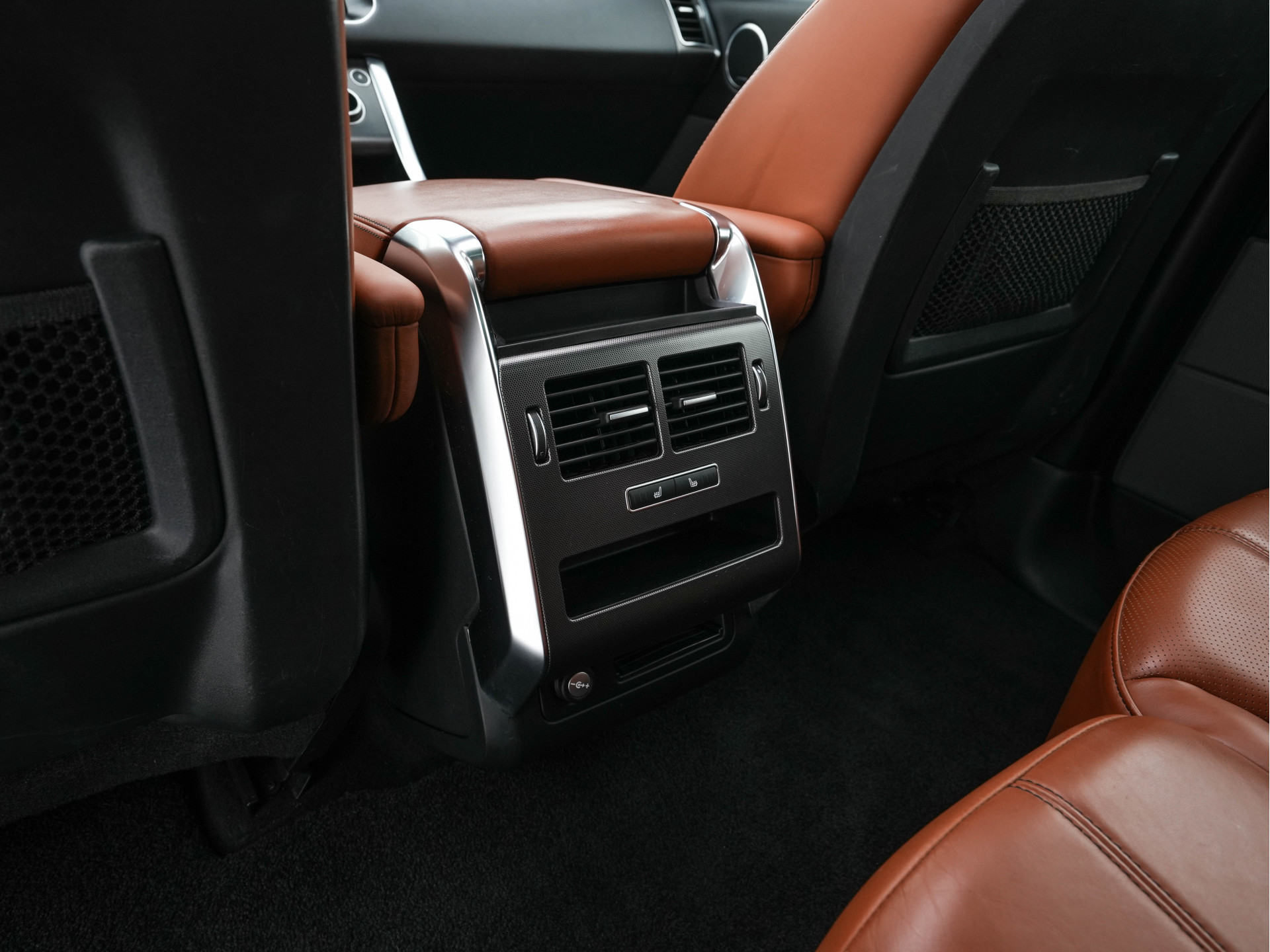 Land Rover Range Rover Sport 3.0 TDV6 HSE Dynamic Aut. *PANO | DIGI-COCKPIT | LEATHER | XENON | NAVI-FULLMAP | CAMERA | KEYLESS | AIR-SUSPENSION | ECC | PDC | HEATED-SPORTSEATS | AMBIENT-LIGHT | CARBON-INLAY | SHIFT-PADDLES | CRUISE |