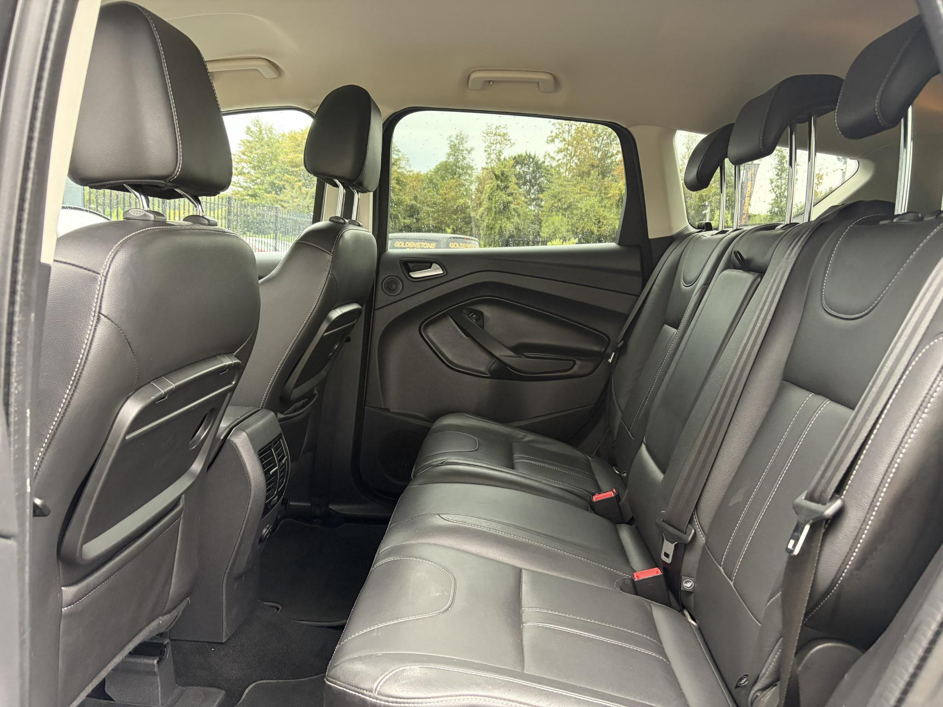 Ford Kuga 1.5 Titanium Plus 4WD ✓2e Eigenaar✓Camera✓183pk✓Trekhaak✓Leder✓Stoelverw✓Navi✓Clima✓Cruise✓Pdc V+A✓Elekt Stoelen✓Dodehoeksensor✓Net beurt gehad✓19''Lm velgen✓N.A.P✓Apk tot 08-2027
