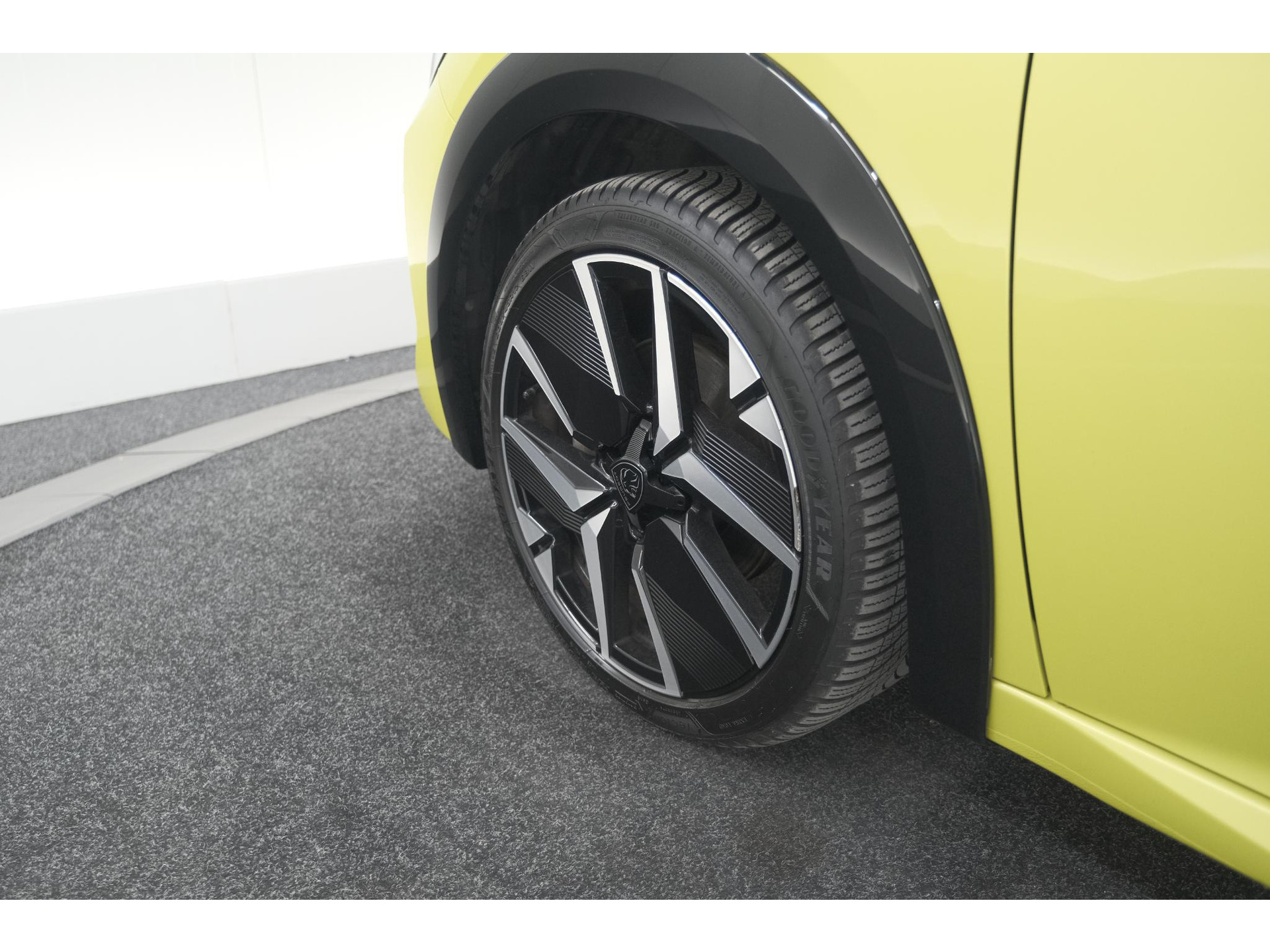 Peugeot 208 Hybrid 136 e-DCS6 GT | Camera | Apple Carplay | Parkeersensoren