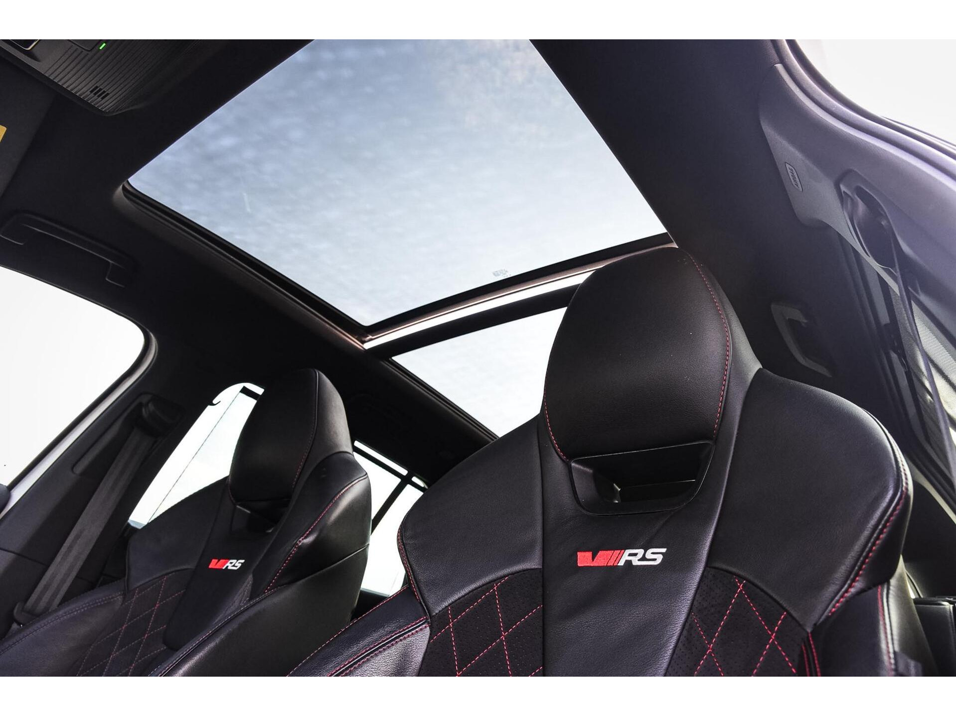 Skoda Octavia Combi RS iV 245PK Pano Matrix HUD