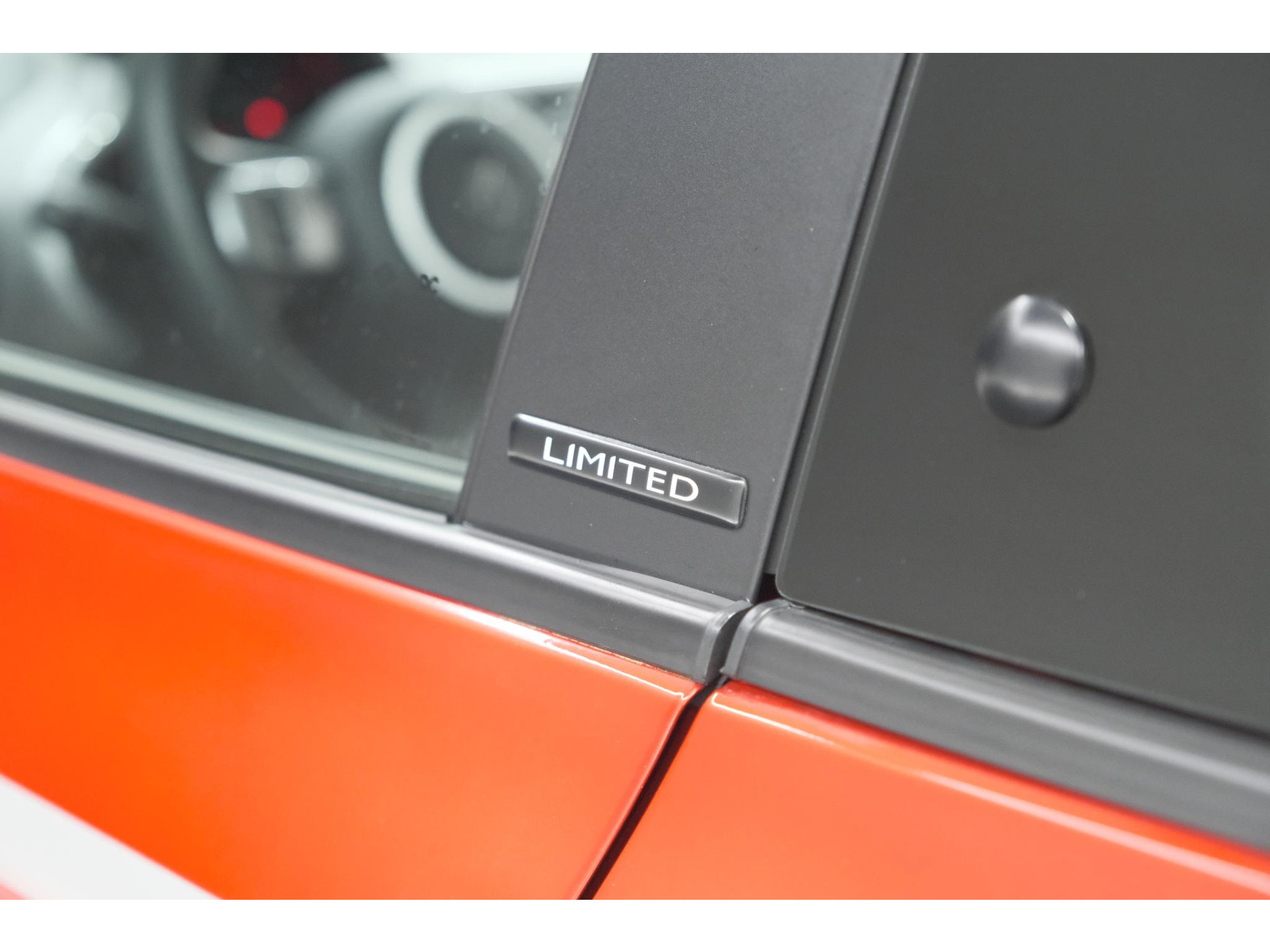 Renault Twingo 1.0 SCe Limited | Automaat | Parkeersensoren | Allseason Banden | Bluetooth Radio