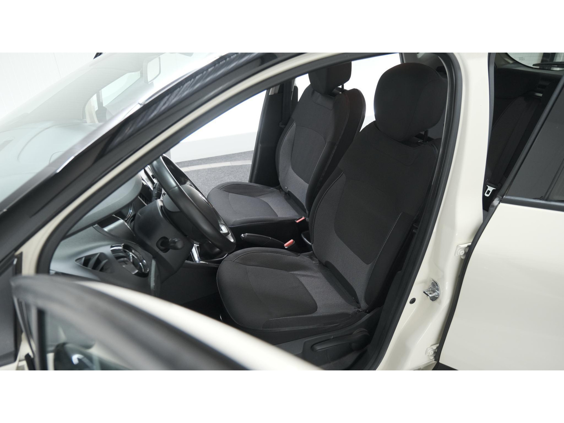 Renault Captur TCe 120 Dynamique | Trekhaak | Camera | R-Link Navigatie | Parkeersensoren