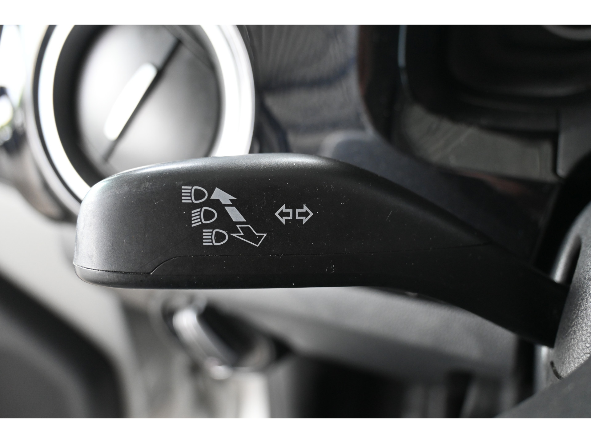 Volkswagen Up! 1.0 High Up! BlueMotion Airco Licht metaal Elektrisch Pakket! Goed Onderhouden! Inruil Mogelijk!