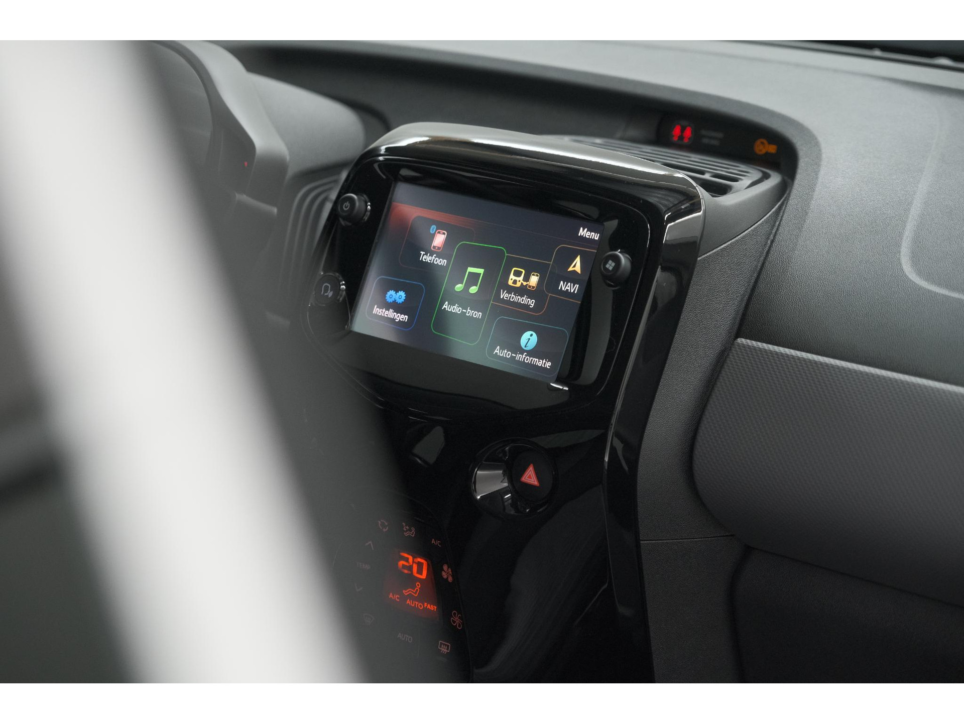 Peugeot 108 1.0 e-VTi Allure TOP! | Elektrisch Vouwdak | Camera | Navigatie | Climate Control