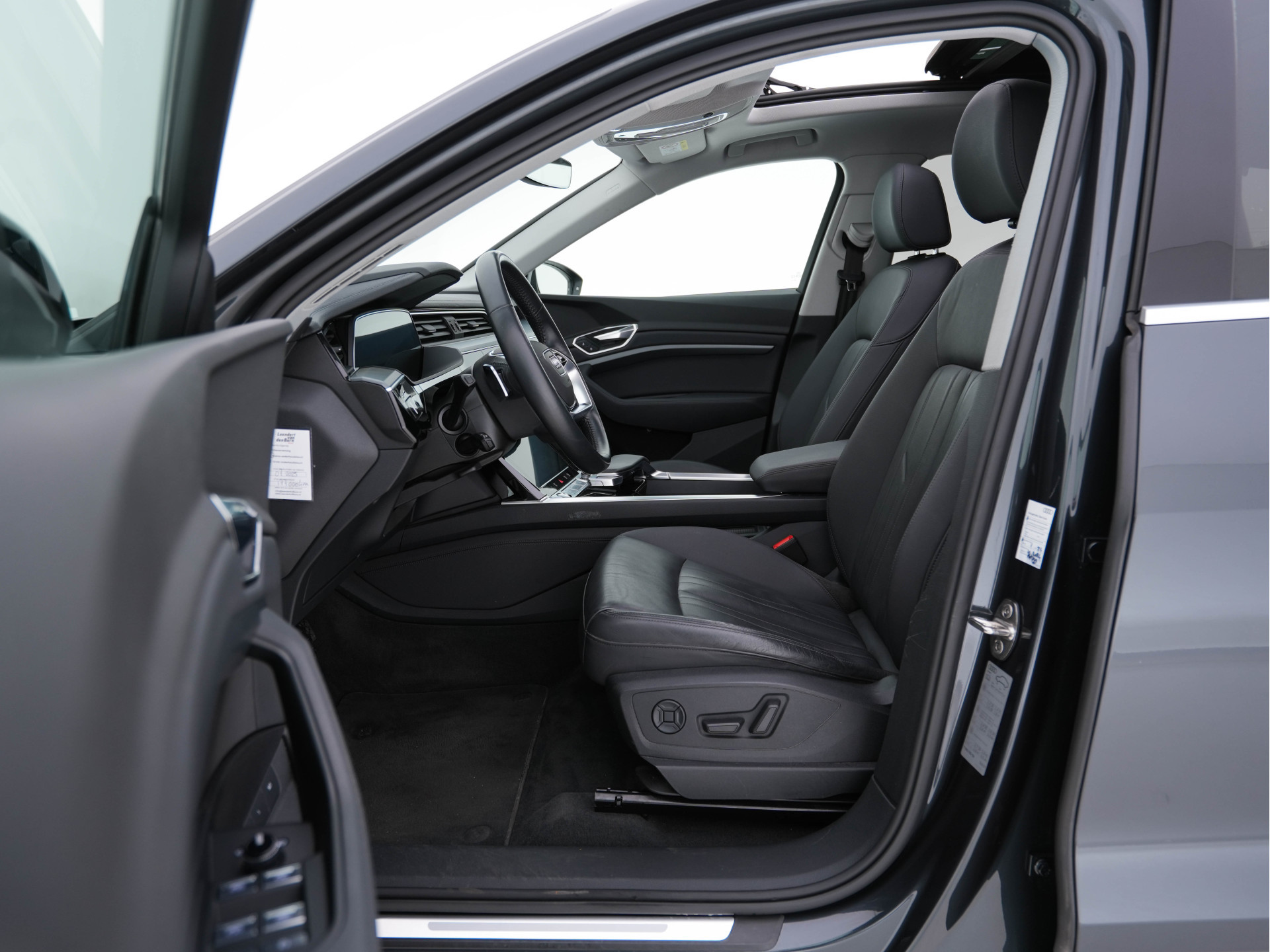 Audi e-tron 50 Quattro Advanced Launch-Edition-Plus [ 3-Fase ] (INCL-BTW) *PANO | DIGI-COCKPIT | LUXURY-LEATHER | FULL-LED | MEMORY-PACK |  KEYLESS | NAVI-FULLMAP | TOWBAR | SHIFT-PADDLES | COMFORT-SEATS | 20"ALU*