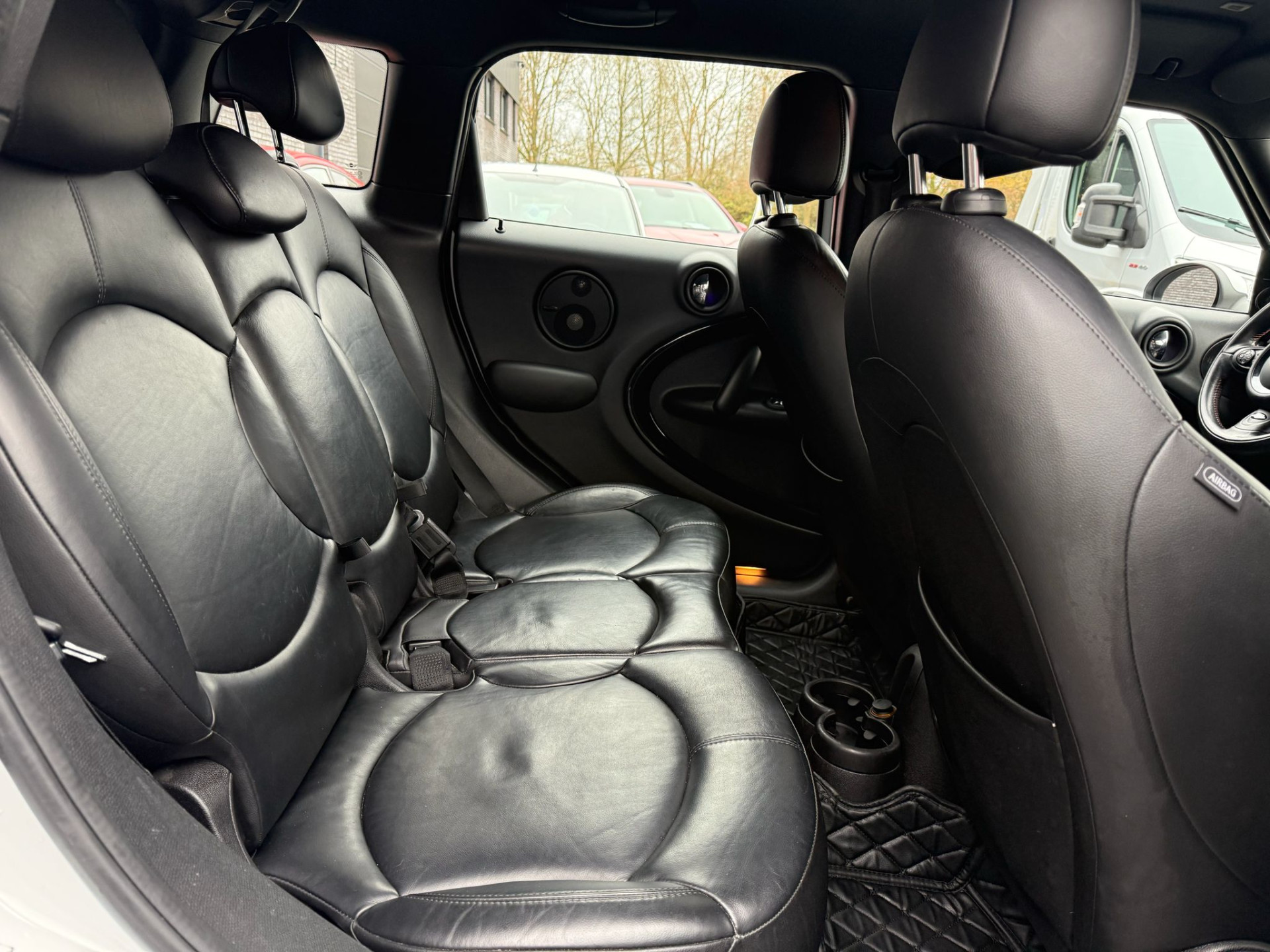 MINI Mini 1.6 John Cooper Works | 1E EIGENAAR | 3/6/12MND GARANTIE | AUTOMAAT | JOHN WORKS | XENON | CRUISE | NAVI |