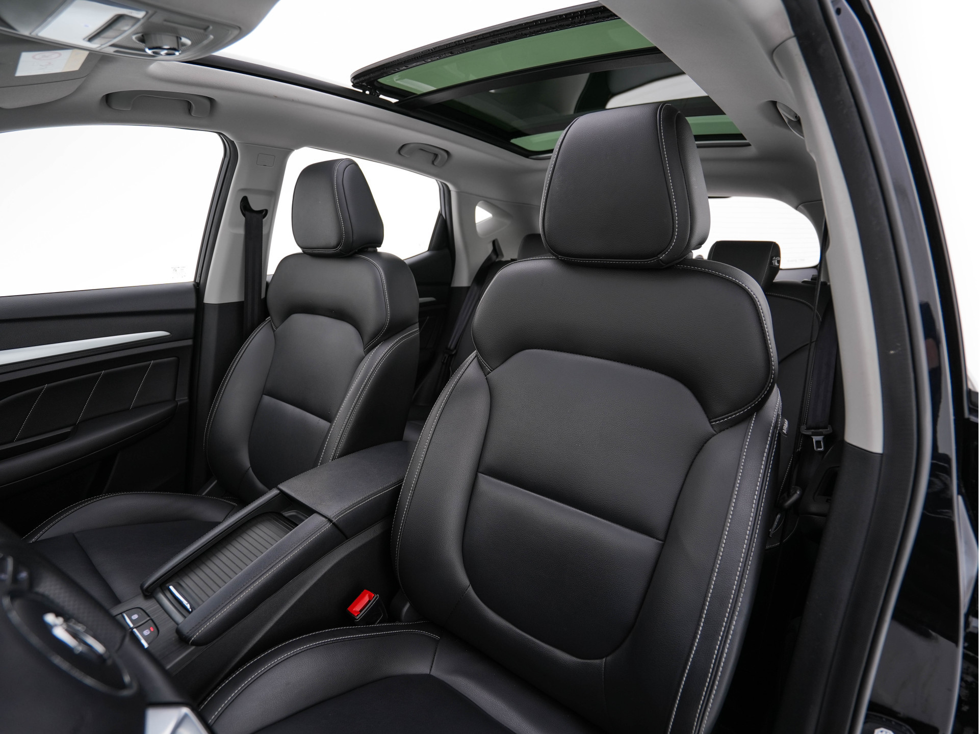 MG ZS EV Luxury 45 kWh (INCL-BTW) Aut. *PANO | LEATHER | CCS-FASTLOADER | KEYLESS | NAVI-FULLMAP | ADAPTIVE-CRUISE | CAMERA | HEATED-SPORTSEATS | CARPLAY | BLINDSPOT | DAB | LANE-ASSIST | 17''ALU*