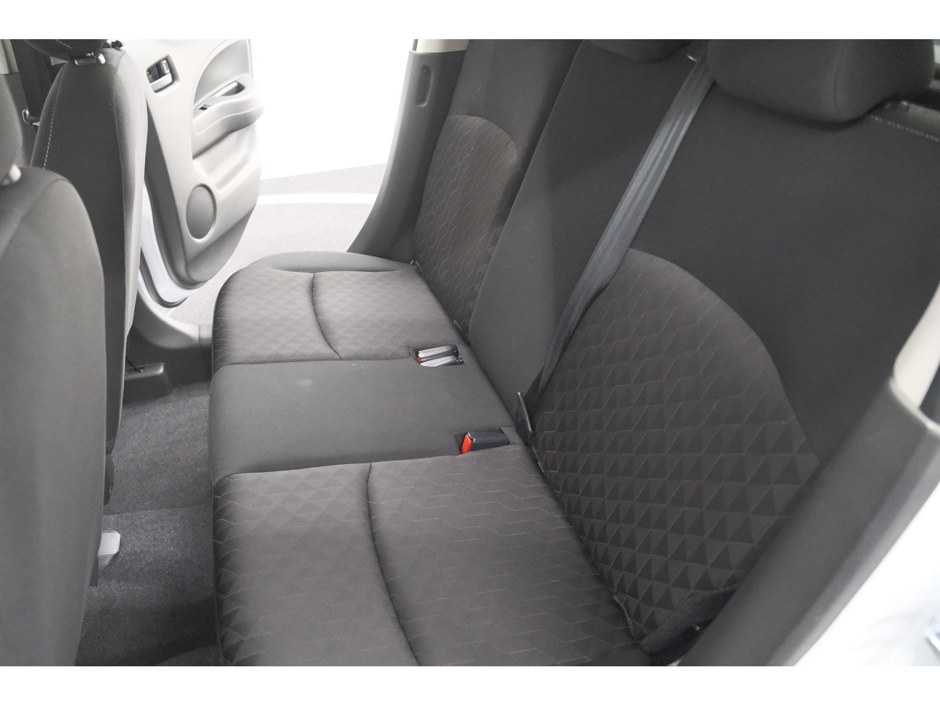 Mitsubishi Space Star 1.2 Intense | AUTOMAAT! | Apple Carplay | Allseason Banden | Climate Control