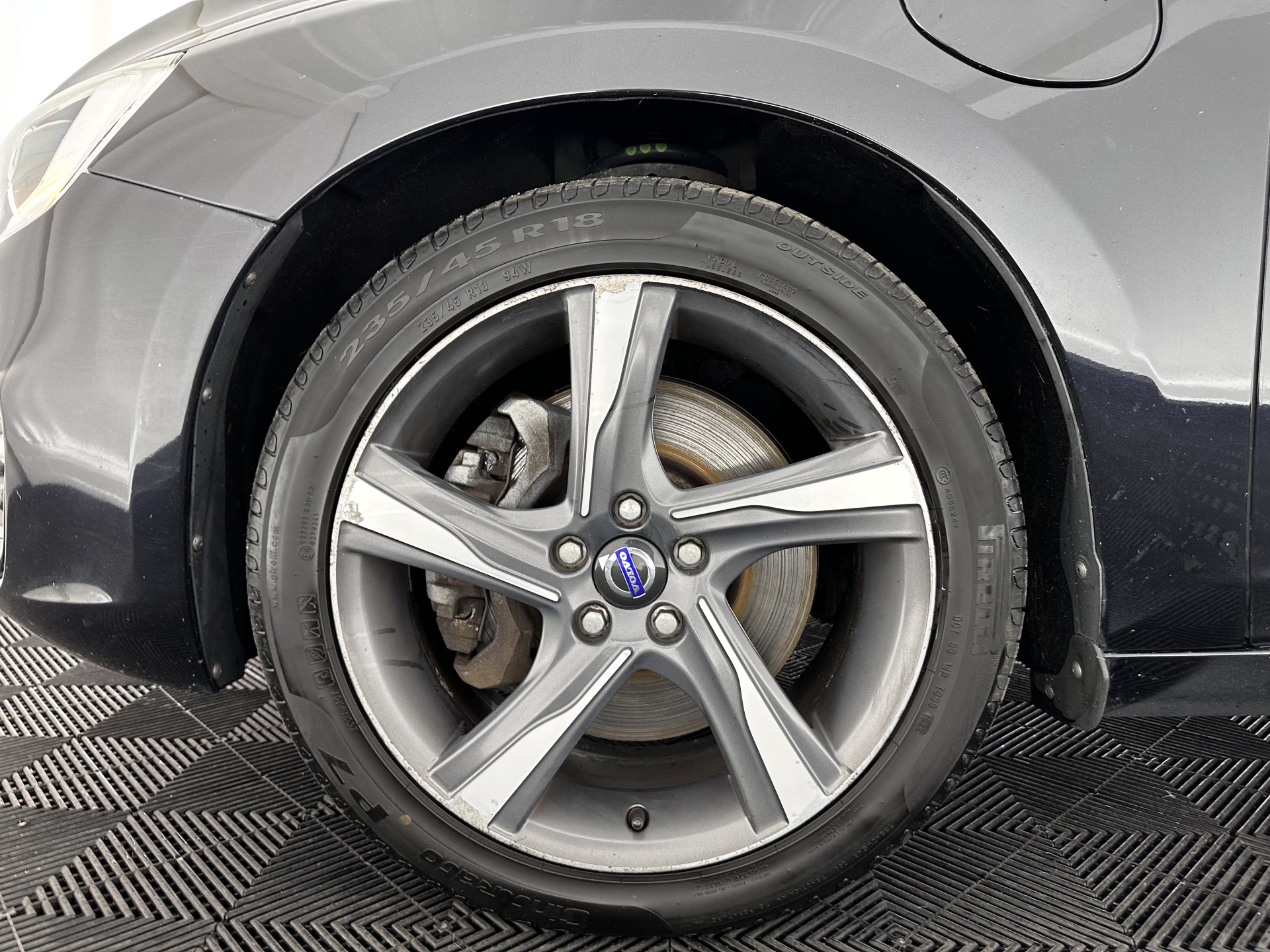 Volvo V60 2.4 D6 AWD Hybrid Summum ( Plug-In) Aut. *PANO | BI-XENON | LEATHER | PREMIUM-SOUND-AUDIO | NAVI-FULLMAP | MEMORY-PACK | ADAPTIVE-CRUISE | CAMERA | HEATED-SPORTSEATS | TOWBAR | BLINDSPOT | 18"ALU*