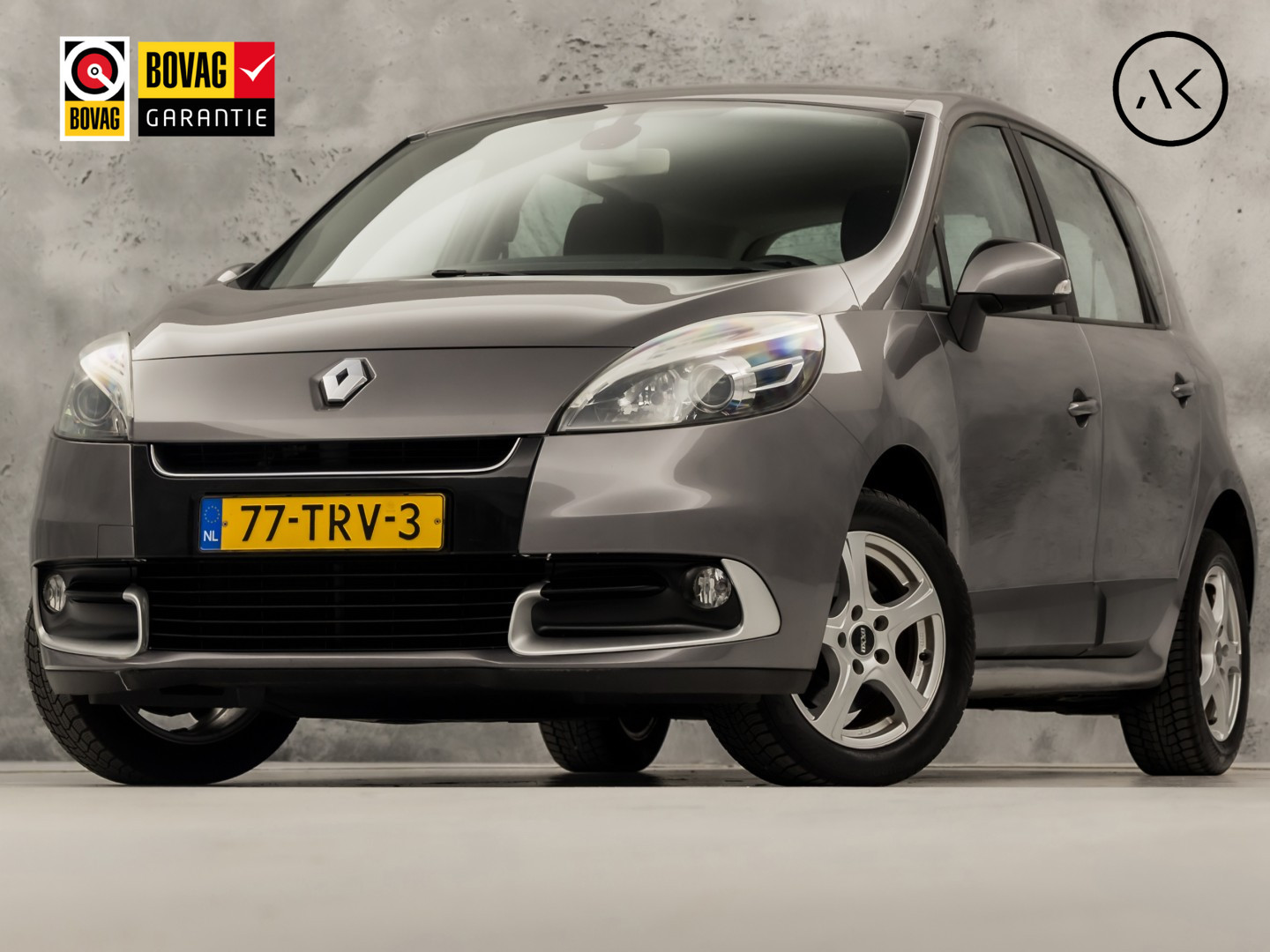 Renault Scénic 1.6 Sport (NAVIGATIE, AIRCO, CRUISE, TREKHAAK, SPORTSTOELEN, NIEUWE APK, NIEUWSTAAT)