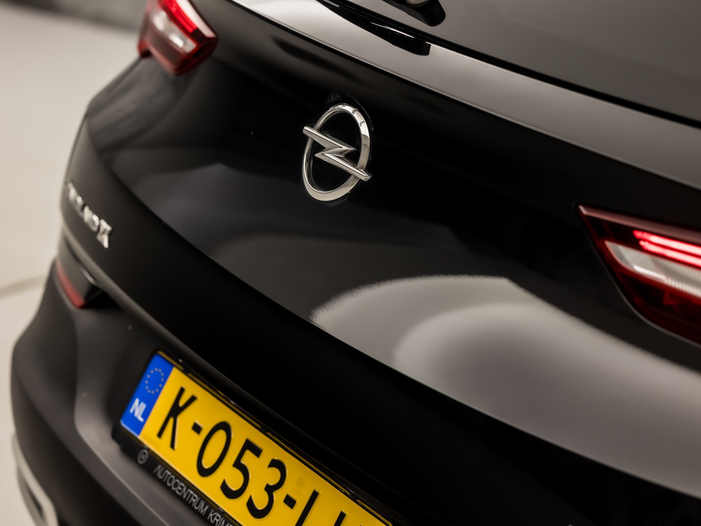 Opel Grandland X 1.2 Innovation Turbo Sport (APPLE CARPLAY, GROOT NAVI, CLIMATE, LEDER, CAMERA, SPORTSTOELEN, GETINT GLAS, CRUISE, NIEUWSTAAT)