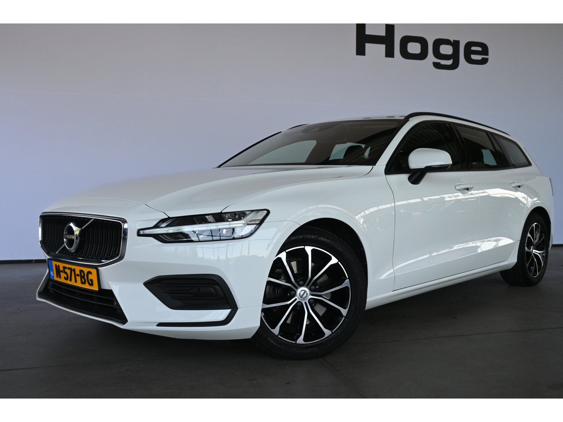 Volvo V60 2.0 B3 Momentum Advantage Automaat Navigatie Stuur/Stoelverwarming Inruil Mogelijk!