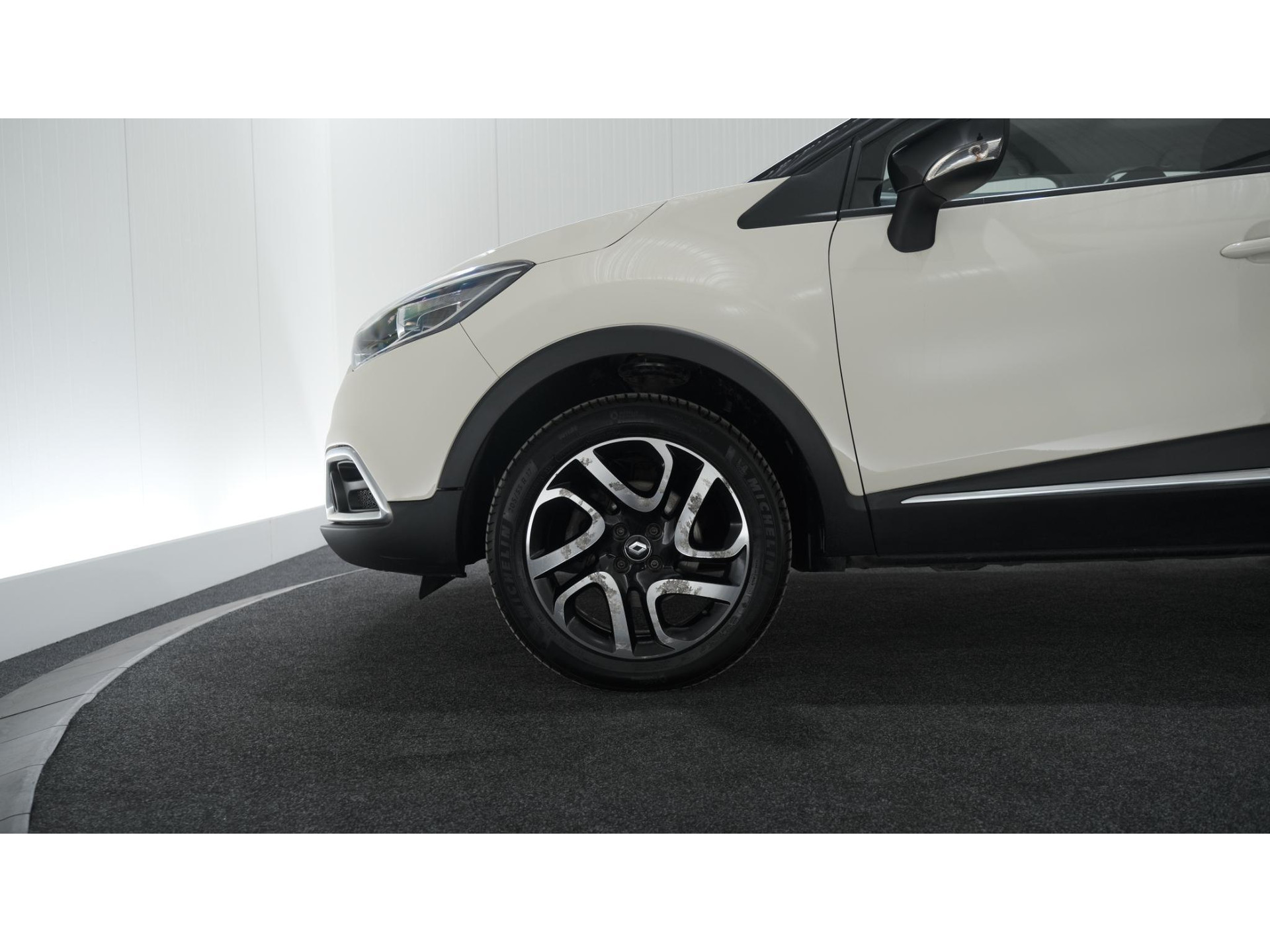 Renault Captur TCe 120 Dynamique | Trekhaak | Camera | R-Link Navigatie | Parkeersensoren