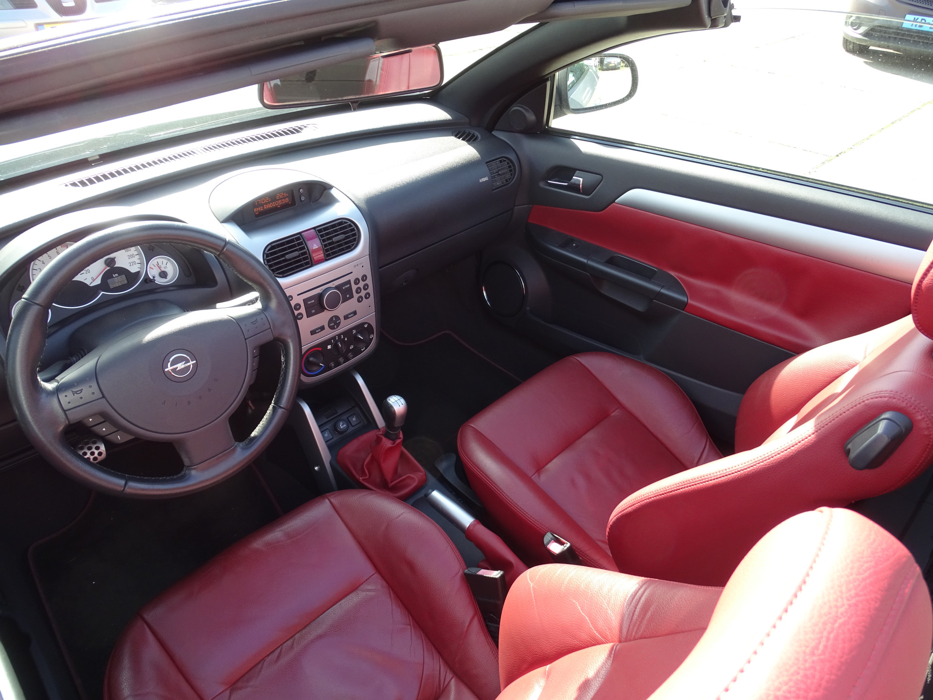 Opel Tigra TwinTop hardtop cabriolet 1.4-16V Temptation