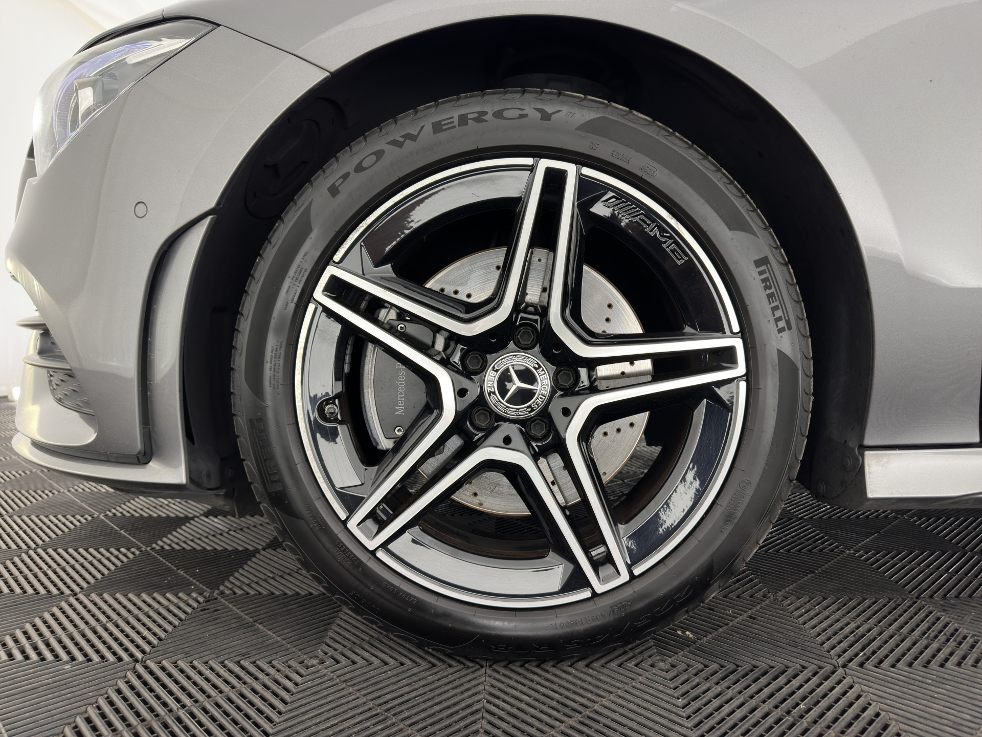 Mercedes-Benz CLA-klasse Shooting Brake 250 e Business Solution AMG Limited (INCL.BTW) *PANO | LEATHER-MICROFIBRE | MULTIBEAM-LED | AMBIENT-LIGT | BLIND-SPOT | HEATED-SPORTSEATS | WIDE-SCREEN-DIGICOCKPIT | DAB+ | NAVI-FULLMAP | CAMERA | PRIVACY-GLASS |  1