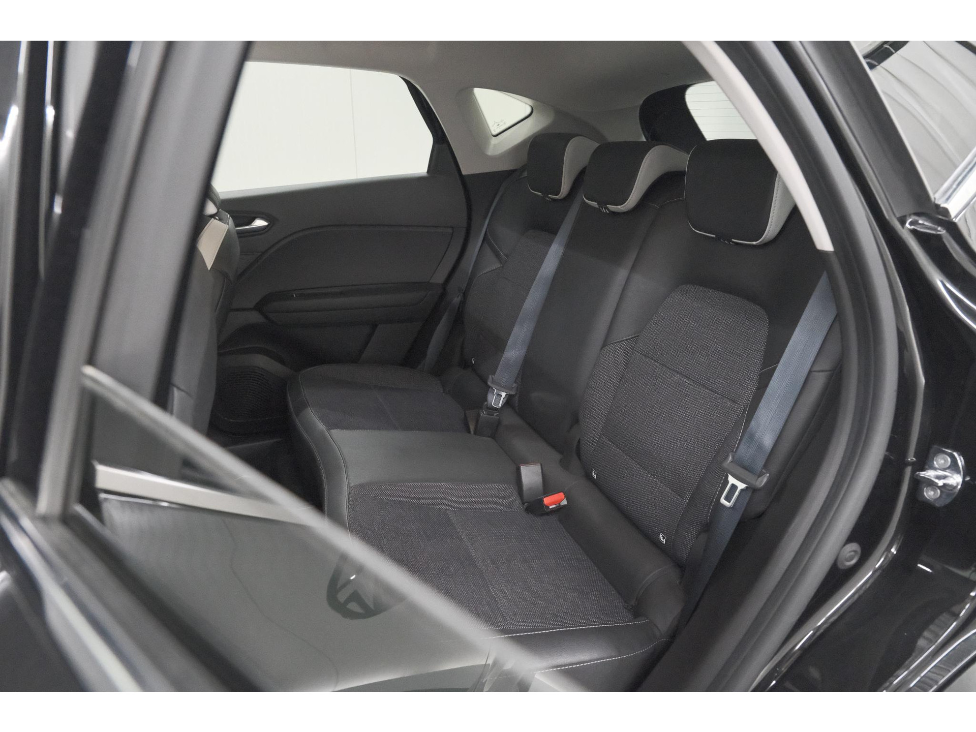 Renault Captur 1.6 E-Tech full hybrid 145 techno | Panoramadak | Camera | Adaptieve Cruise Control | 9.3 Inch Groot Scherm
