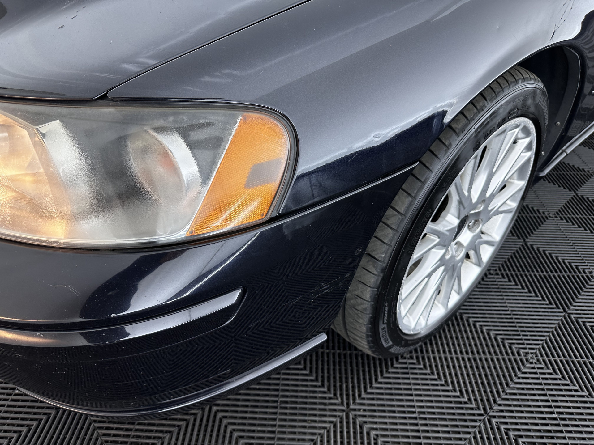 Volvo S60 2.4 D5 Momentum Aut.*NAVI-FULLMAP | LEATHER-FABRIC | ECC | CRUISE | PDC | TOWBAR | HEATED-COMFORTSEATS | 17"ALU*