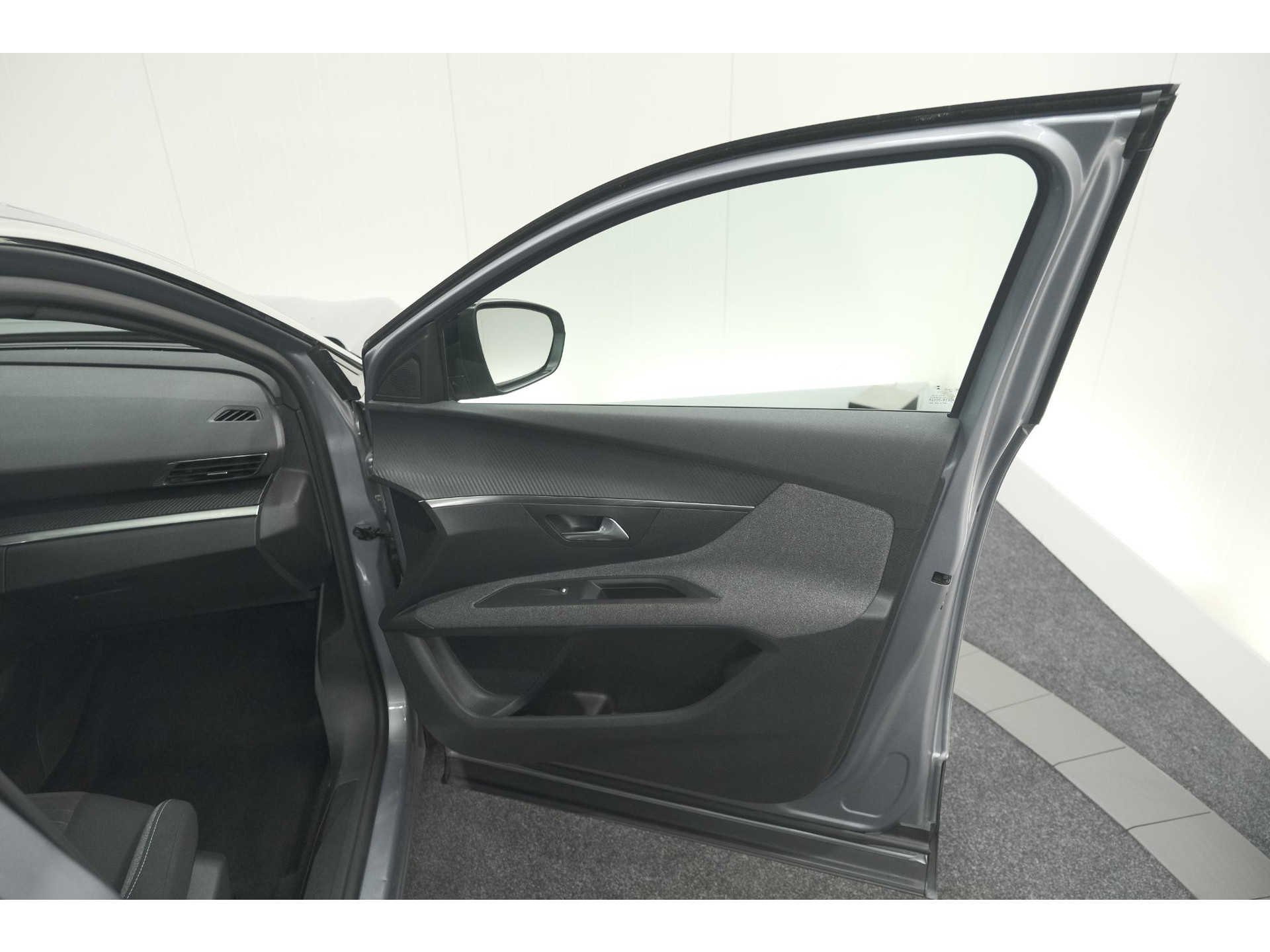 Peugeot 5008 PureTech 130 EAT8 Active Pack | 7 Zitplaatsen | Camera | Apple Carplay | Parkeersensoren