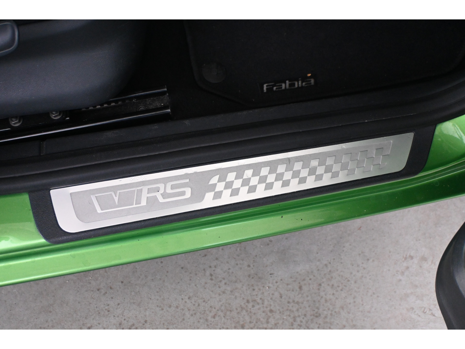 ŠKODA Fabia 1.4 TSI RS 180PK! Automaat Clima Carplay Cruise Control Stoelverwarming Inruil Mogelijk!