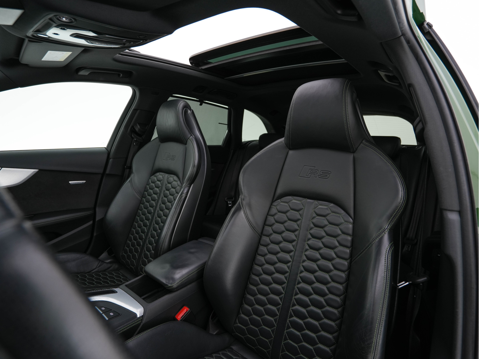 Audi RS4 2.9 TFSI quattro *MILLTEK | KERAMIK | APPLE-CARPLAY | PPF | ABT | B&O | 360-CAMERA | PANO | CARBON-PACK | HUD | SONOMA-GREEN | DEALER-AUTO*