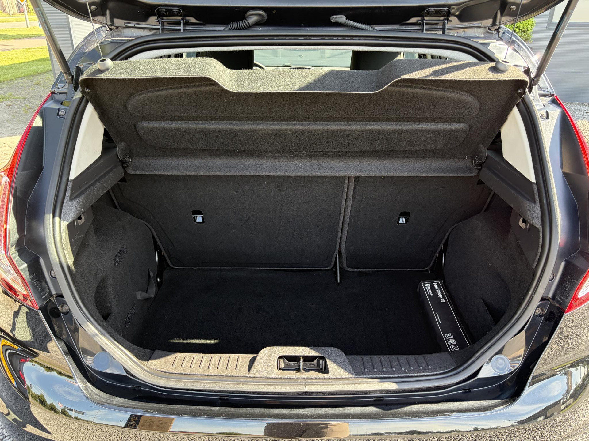 Ford Fiesta 1.0 Style Navi,Airco,5 Deurs,N.A.P,Zeer Zuinig,Apk tot 11-2026