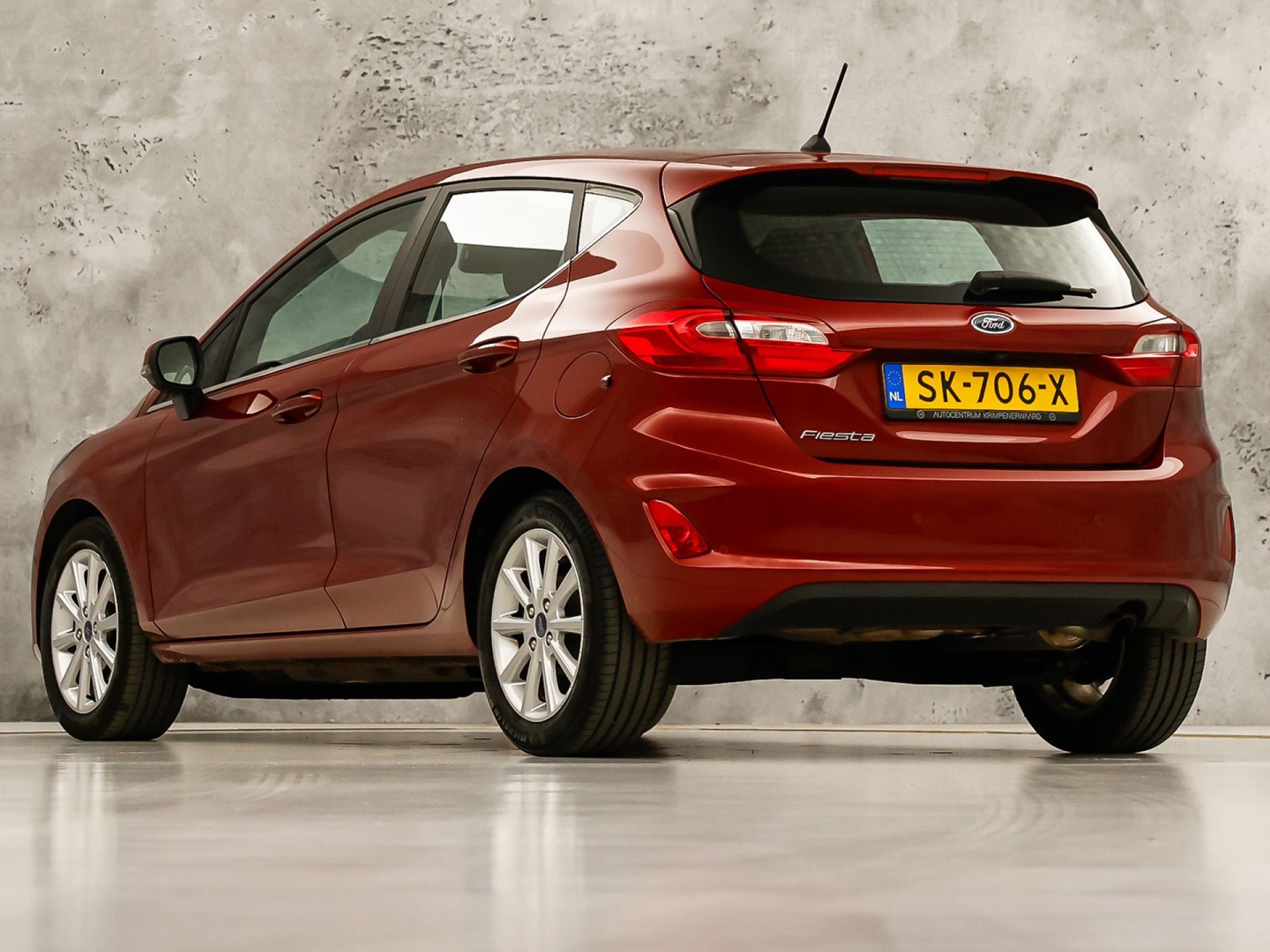 Ford Fiesta 1.0 EcoBoost Titanium (APPLE CARPLAY, GROOT NAVI, CLIMATE, CAMERA, KEYLESS, SPORTSTOELEN, ADAPTIVE CRUISE, LM VELGEN, NIEUWSTAAT)