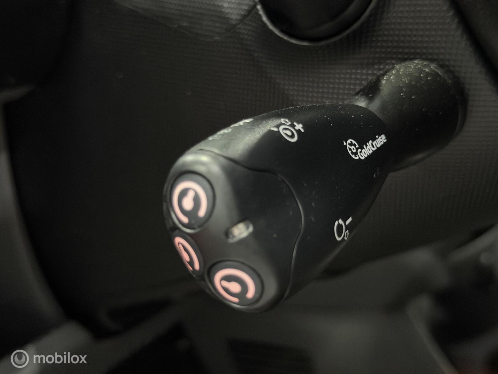Toyota Aygo 1.0-12v Aspiration Red Navigator|Automaat|NAP|Navi
