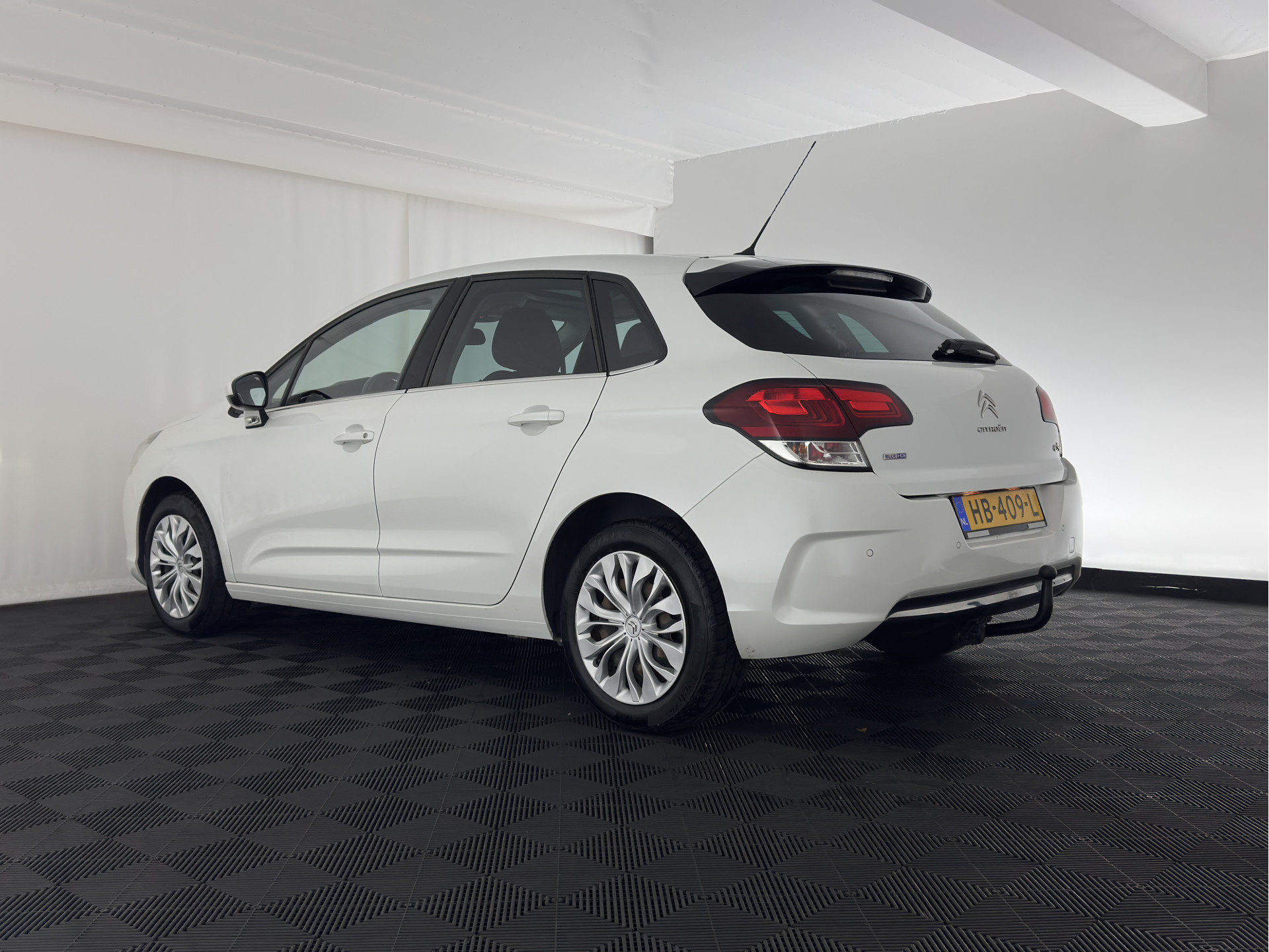 Citroën C4 1.6 BlueHDi Feel *PANO | SPORT-SEATS | PDC | PRIVACY-GLASS | ECC | CRUISE | TOWBAR*