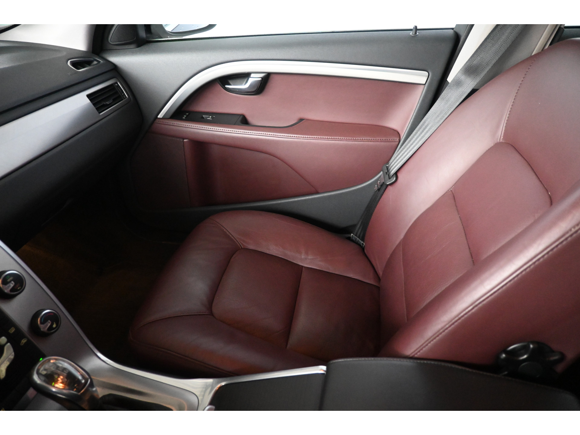 Volvo V70 1.6 T4 Limited Edition Automaat Clima Navigatie Schuif/Kanteldak Goed Onderhouden! Inruil Mogelijk!