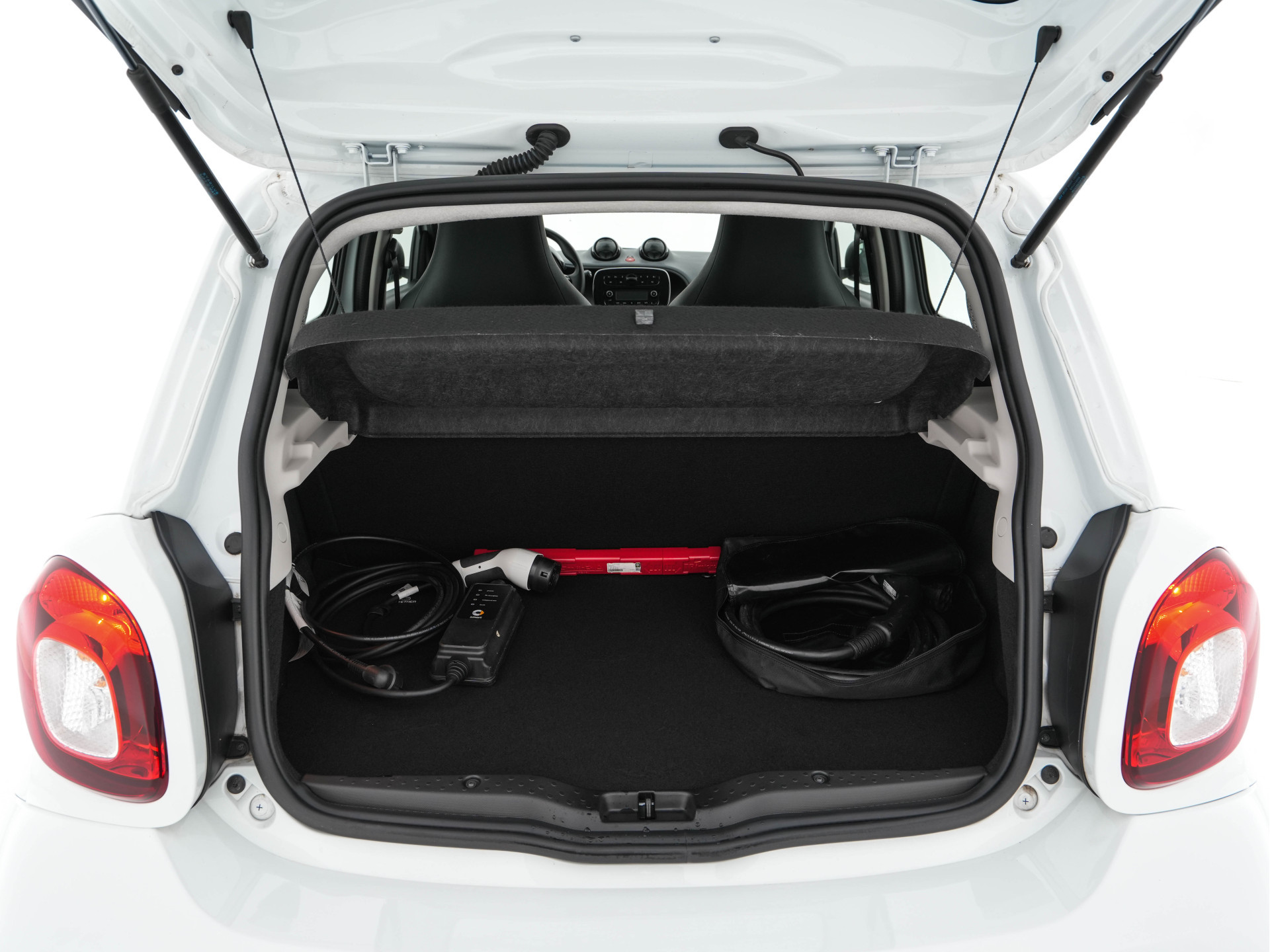 Smart forfour EQ Essential 18 kWh [ 3-Fase ] (INCL-BTW) Aut. *LEATHER | AIRCO | CRUISE | DAB+ | COMFORT-SEATS | 15''ALU*