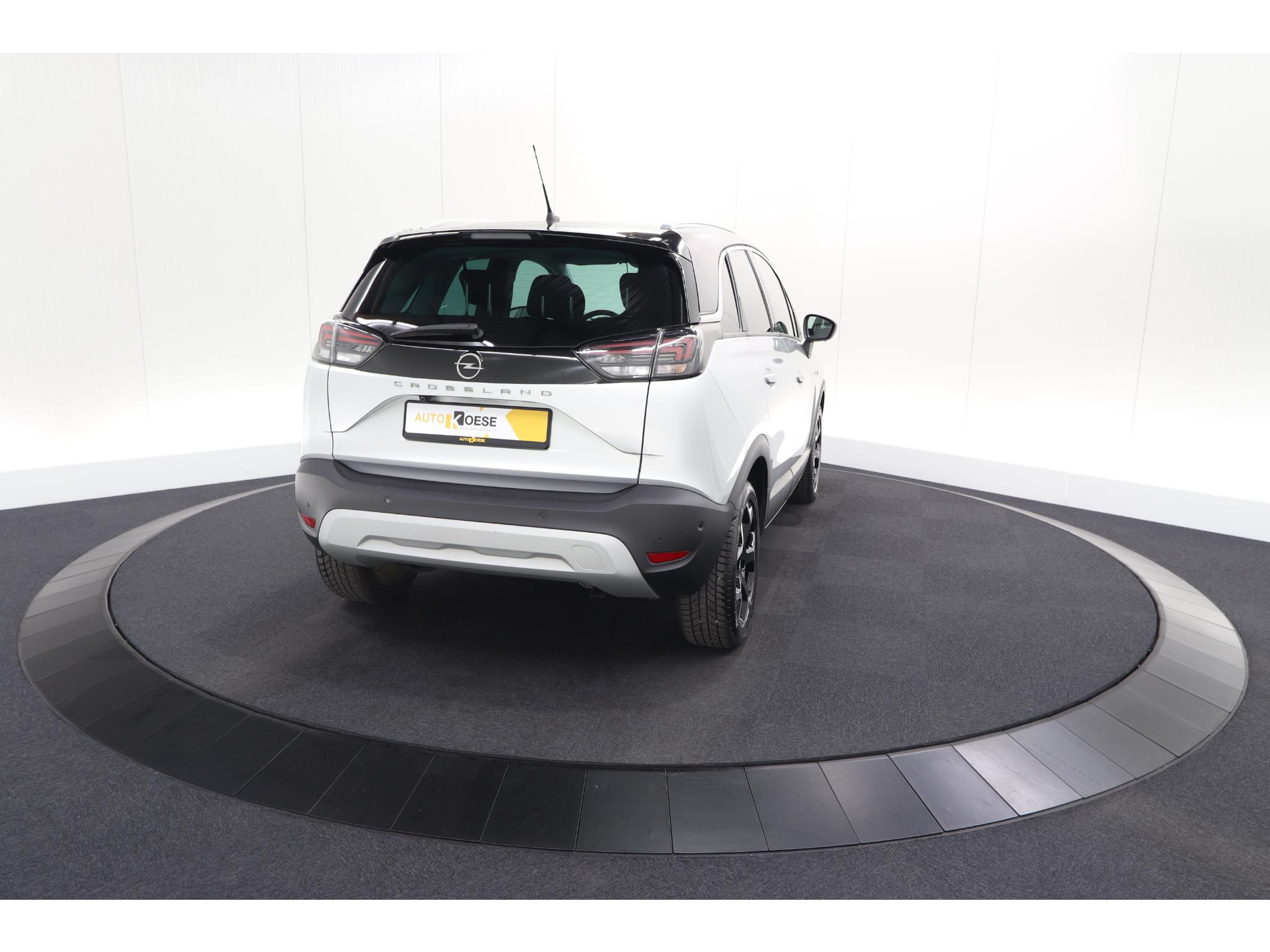 Opel Crossland 1.2 Turbo Ultimate | Camera | Dodehoekdetectie | Comfort Pakket | Apple Carplay