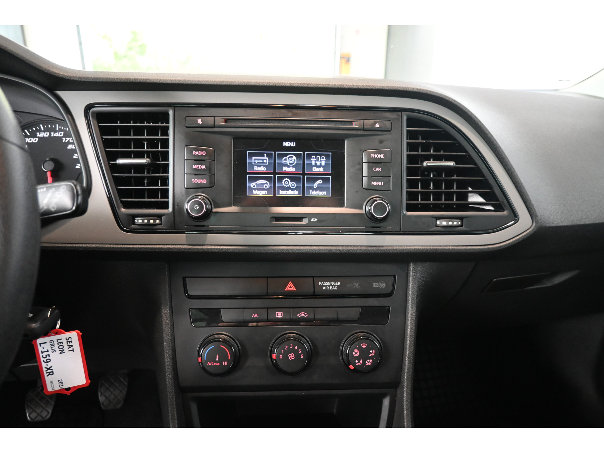 SEAT Leon 1.2 TSI Airco Lichtmetaal Rijklaarprijs Inruil Mogelijk!