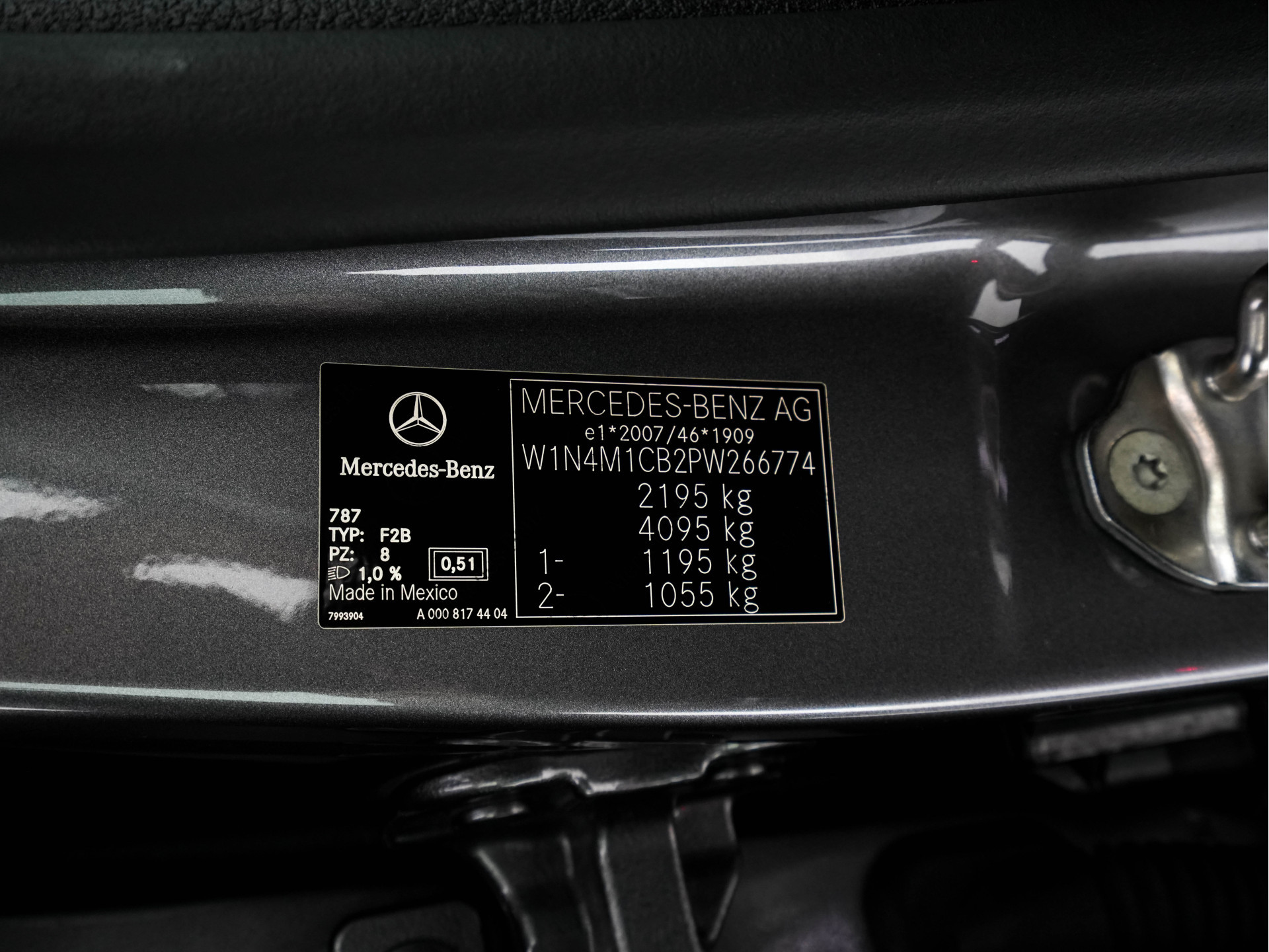 Mercedes-Benz GLB 200 d ( VAN ) Premium AMG-Sport-Pack Aut. *LEATHER-MICROFIBRE | FULL-LED | AMBIENT-LIGHT | WIDE-SCREEN-DIGICOCKPIT | HEATED-SPORTSEATS | KEYLESS | NAVI-FULLMAP | DAB+ | ECC | PDC | CRUISE | 19''ALU*