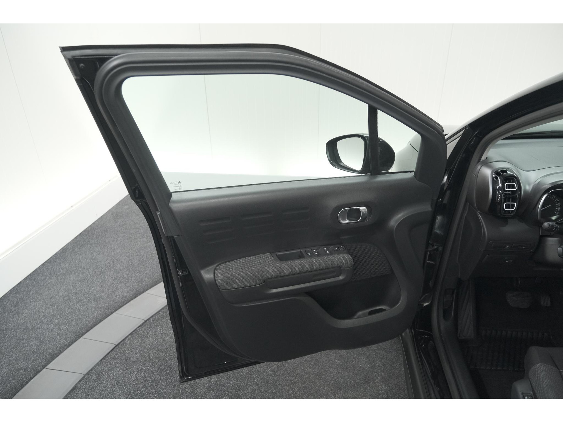 Citroen C3 Aircross PureTech 130 EAT6 Plus | Stoelverwarming | Apple Carplay | Parkeersensoren