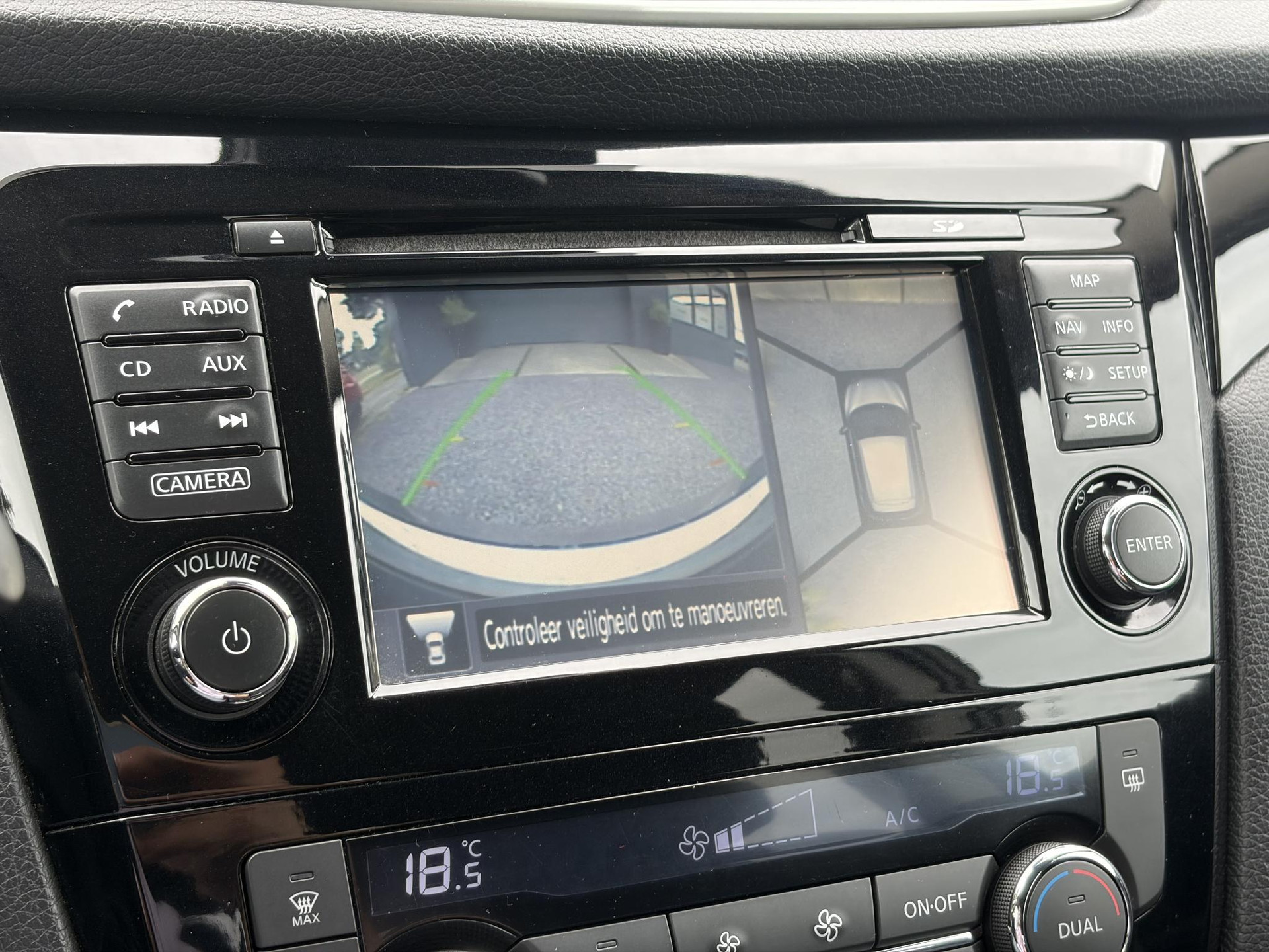Nissan Qashqai 1.2 N-Connecta 360° Camera,Trekhaak,Navi,Pdc V+A,Keyless,6 Bak,Clima,Cruise,2e Eigenaar,115pk,Lm velgen,Apk tot 09-2027