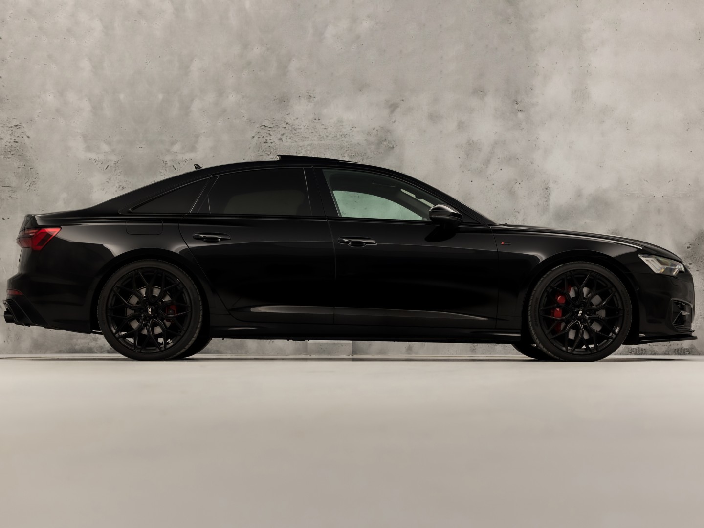 Audi A6 55 TFSI e Quattro S-Line Competition 367Pk Automaat (PANORAMADAK, CARBON PACK, BANG&OLUFSEN, APPLE CARPLAY, CAMERA, MEMORY SEATS, GETINT GLAS, HEAD-UP DISPLAY, ADAPTIVE CRUISE, SFEERVERLICHTING, NIEUWSTAAT)