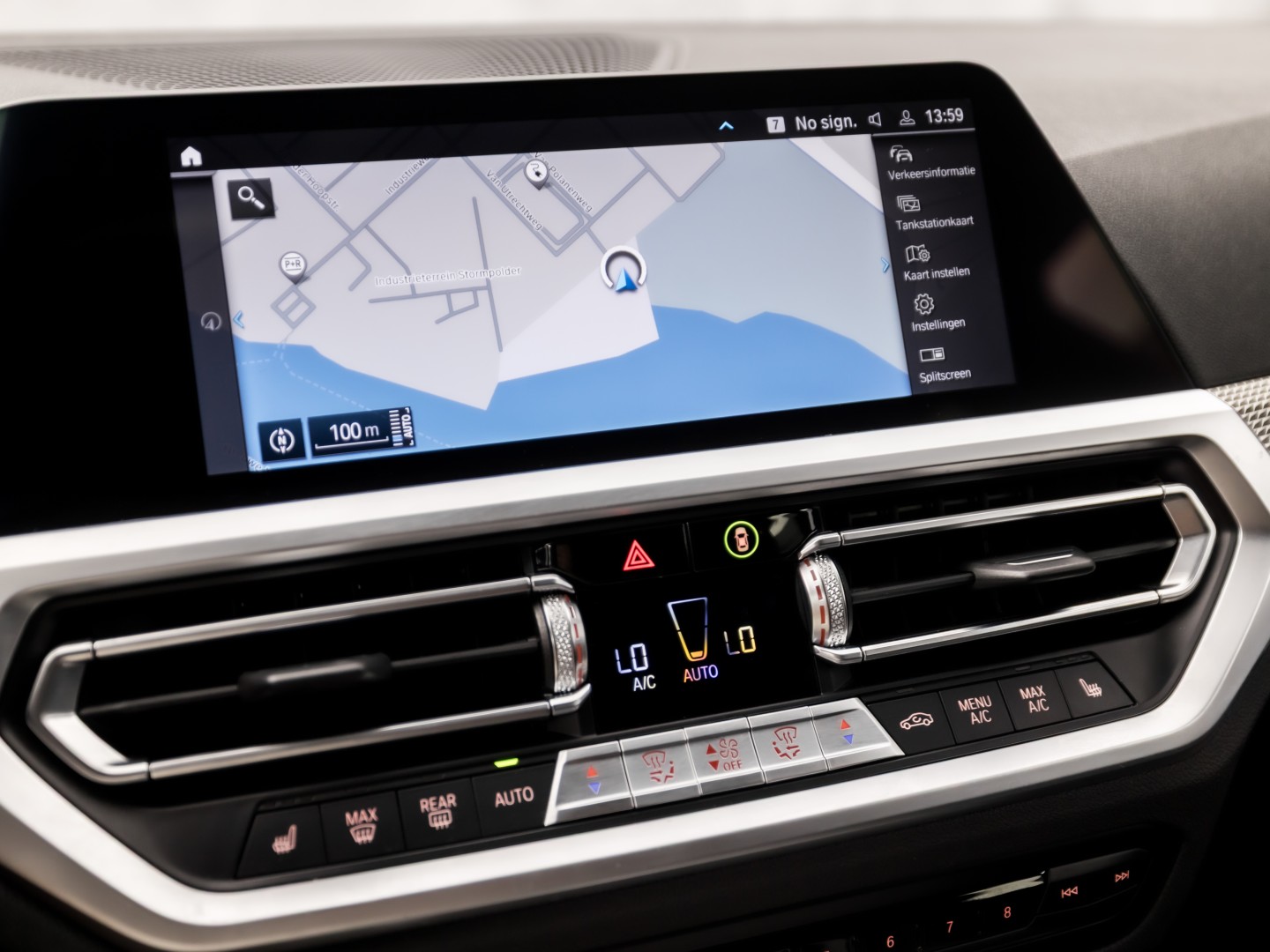 BMW 3 Serie 330e M Sport High Executive 292Pk Automaat (PANORAMADAK, M PAKKET, APPLE CARPLAY, CAMERA, LEDER/ALCANTARA, SFEERVERLICHTING, GETINT GLAS, ELEK ACHTERKLEP, STOELVERWARMING, NIEUWSTAAT)
