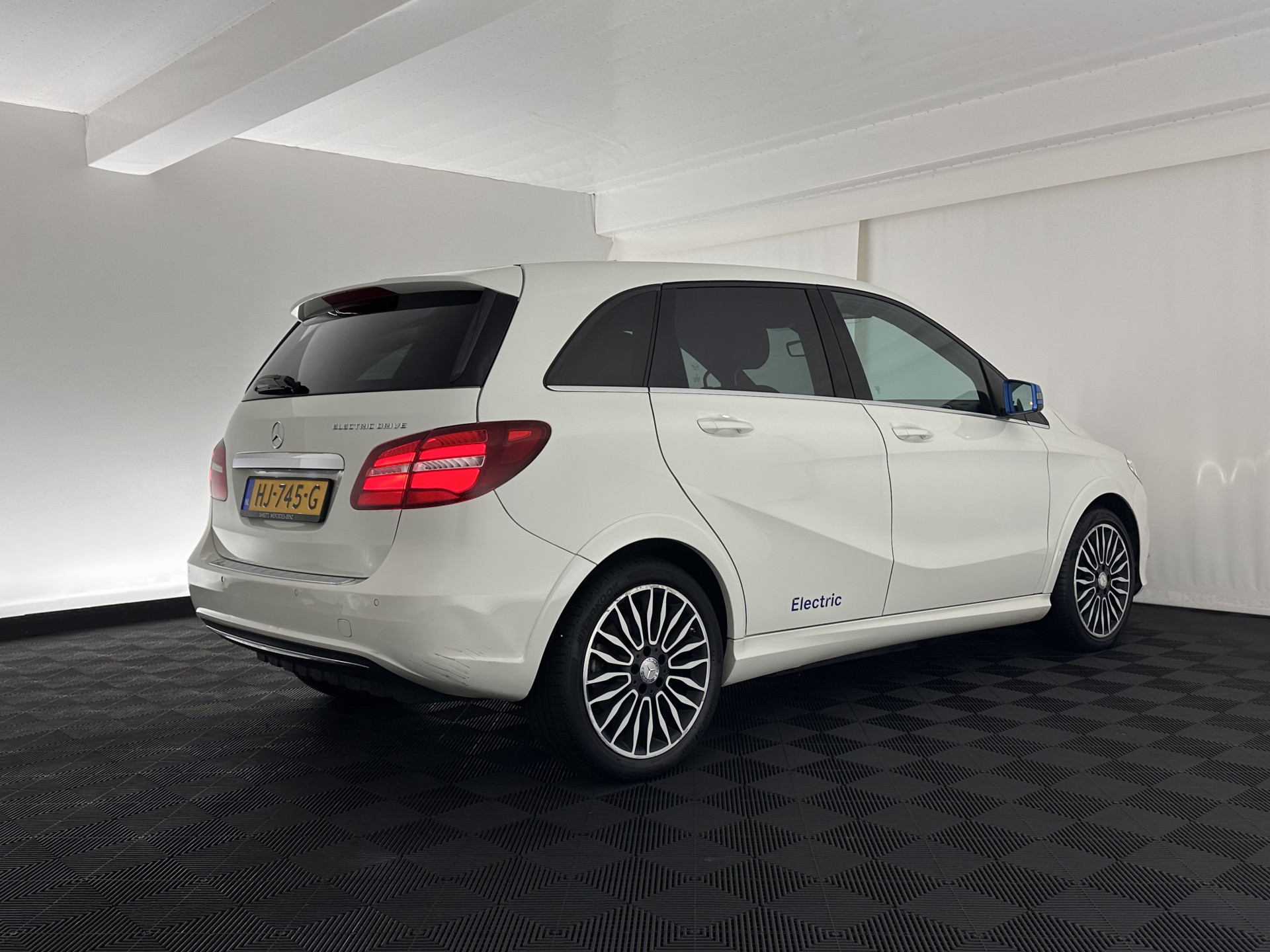 Mercedes-Benz B-klasse Electric Drive 28 kWh [ 3-Fase ] Aut.*LEATHER | XENON | NAVI-FULLMAP | HEATED-COMFORTSEATS | ECC | PDC | CRUISE | PRIVACY-GLASS | CARBON-INLAY | 18''ALU*