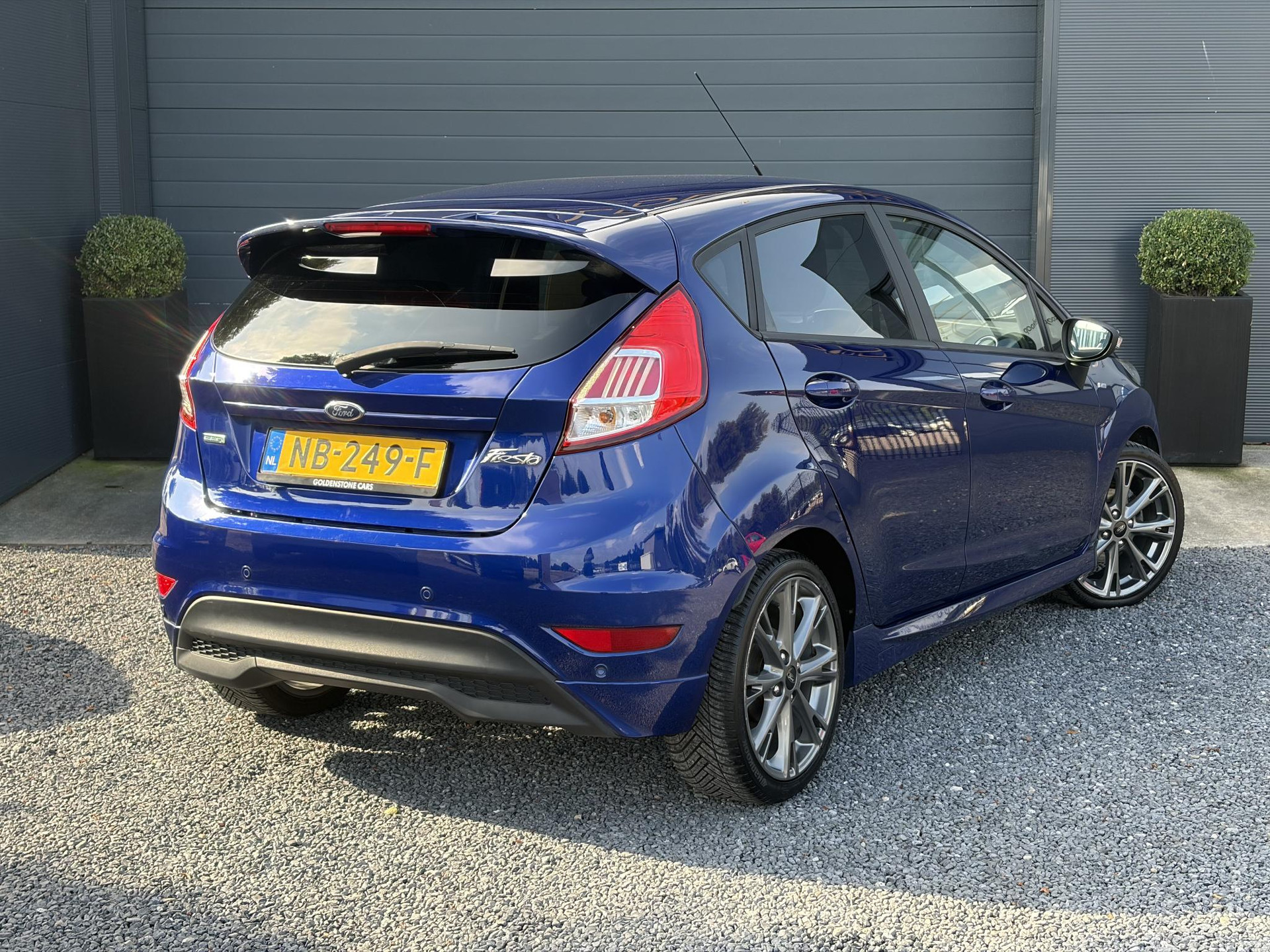 Ford Fiesta 1.0 EcoBoost ST Line 102pk l Navi l 2e Eigenaar l Airco l Cruisel 5 Deurs l  Pdc l 17''Lm velgen l Recent beurt gehad l Bj 12-2016 l N.A.P l Apk tot 01-2027