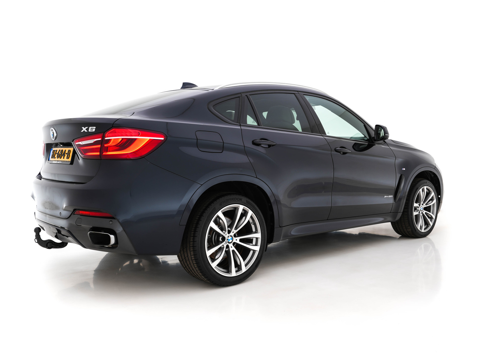 BMW X6 xDrive50i High-Executive M-Sportpack Aut. *PANO | HEAD-UP | TWO-COLOUR-LUXURYLEATHER | FULL-LED | MEMORY-PACK | HARMAN/KARDON-SOUNDSYSTEM |  | BLIND-SPOT | KEYLESS | CAMERA | COMFORT-SEATS | SOFT-CLOSE | 20''ALU*