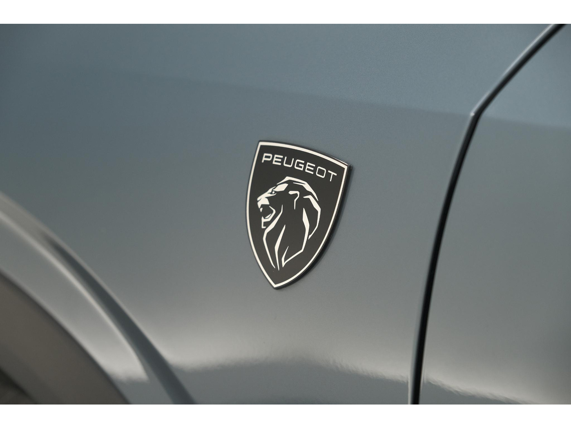 Peugeot 5008 1.2 Hybrid 136 GT 7p | Adaptieve Cruise control | Elektrische Kofferklep | Stoelverwarming