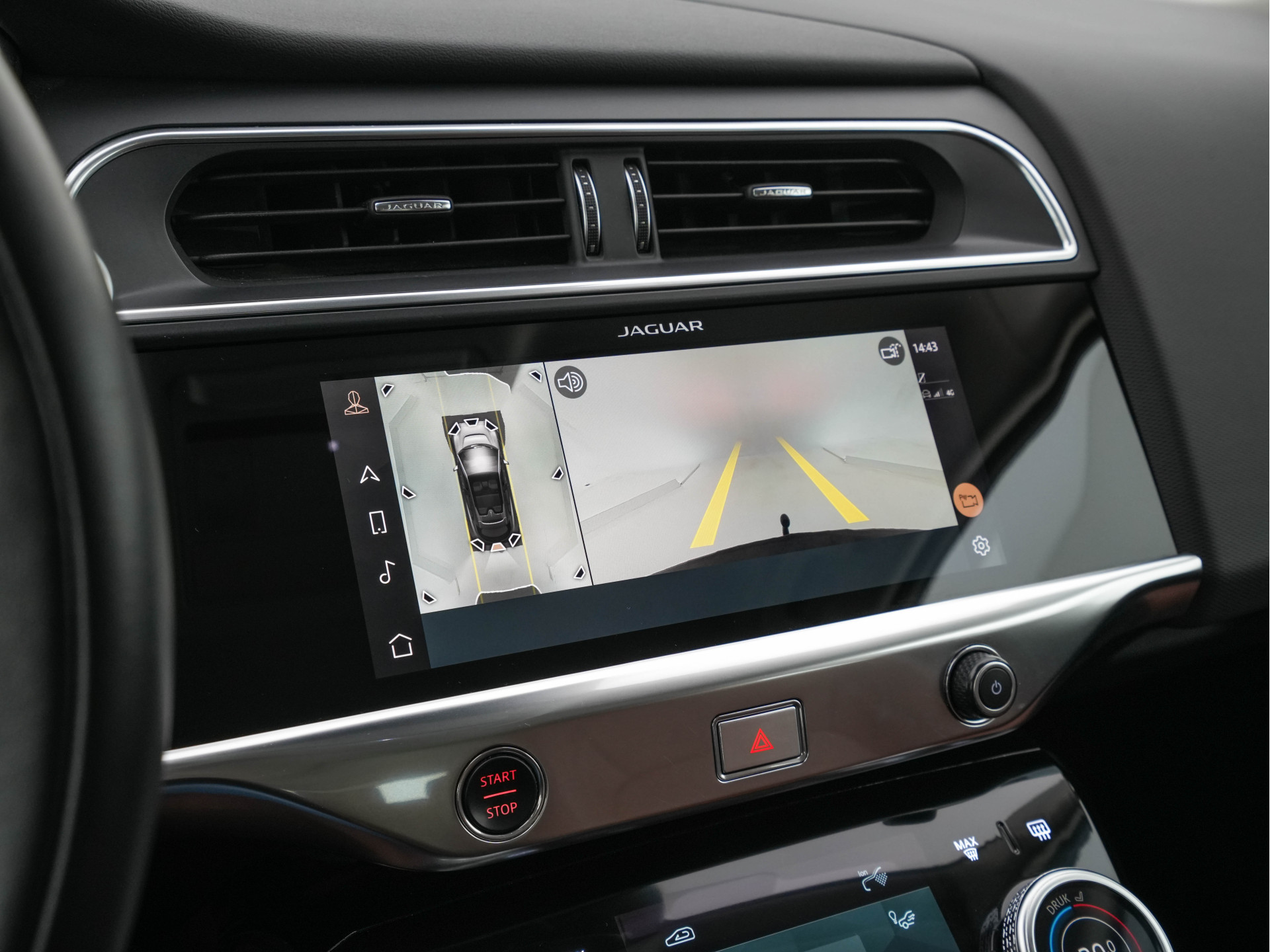 Jaguar I-PACE EV320 S AWD Business Pack 90 kWh [ 3-Fase ] {SOH-88%} (INCL-BTW) *LEATHER | FULL-LED | MERIDIAN-AUDIO | DIGI-COCKPIT | KEYLESS | DAB+ | NAVI-FULLMAP | ECC | HEATED-COMFORTSEATS | PDC | SURROUND-VIEW | CRUISE | LANE-ASSIST | TOWBAR | 20''A