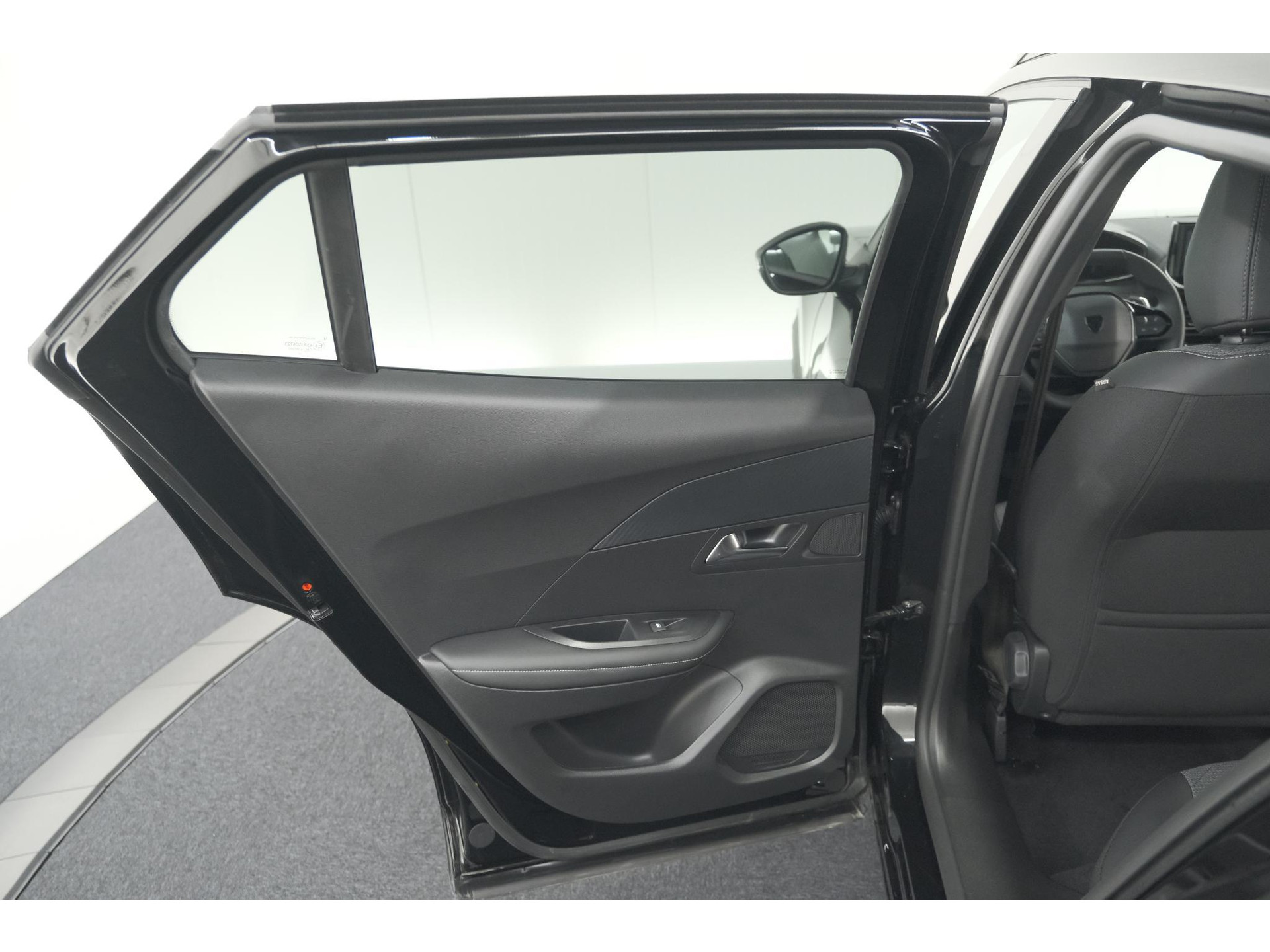 Peugeot 2008 1.2 Hybrid 145 Allure | 360 Camera | Adaptieve Cruise Control | Dodehoekdetectie | Apple Carplay