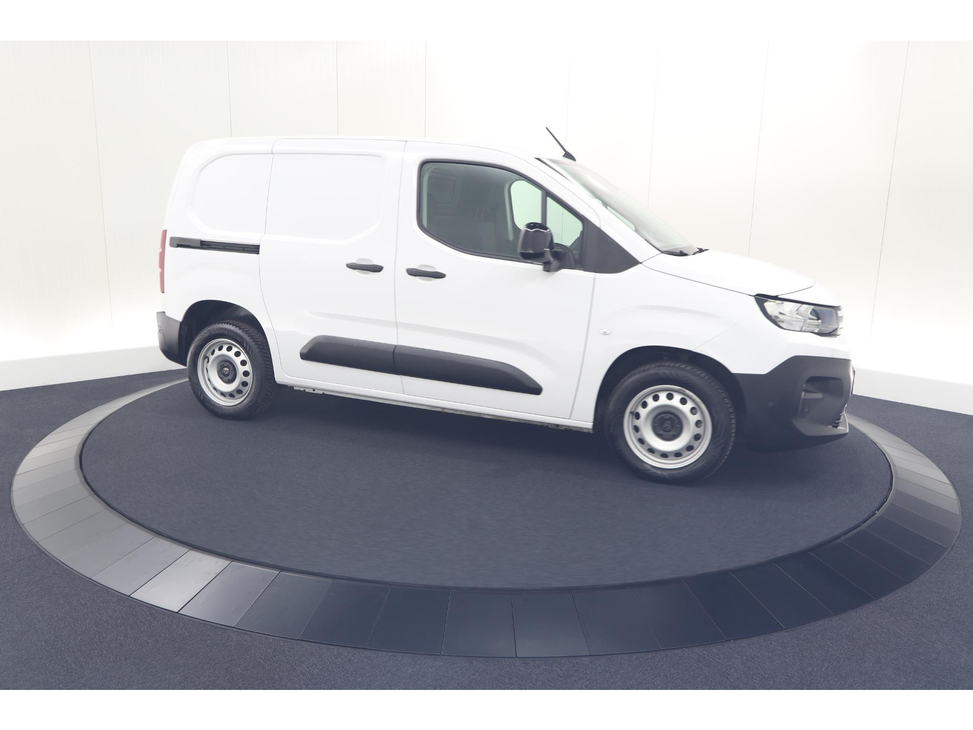 Peugeot Partner 1.5 BlueHDi 130 EAT8 S&S L1 | Trekhaak | Laadruimte-Pakket | Camera | Dodehoekdetectie