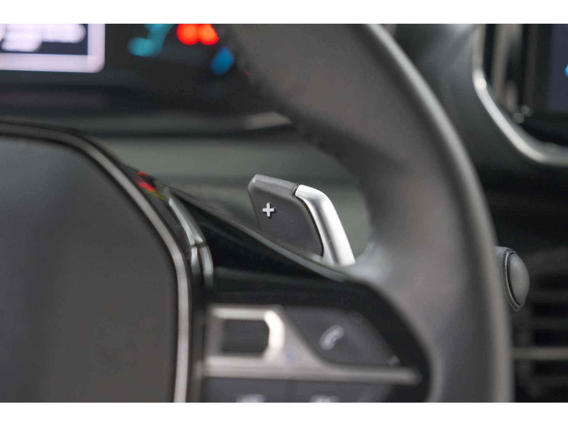 Peugeot 208 1.2 Hybrid 110 e-DCS6 Style | Parkeersensoren | Apple Carplay | Cruise Control | Airco