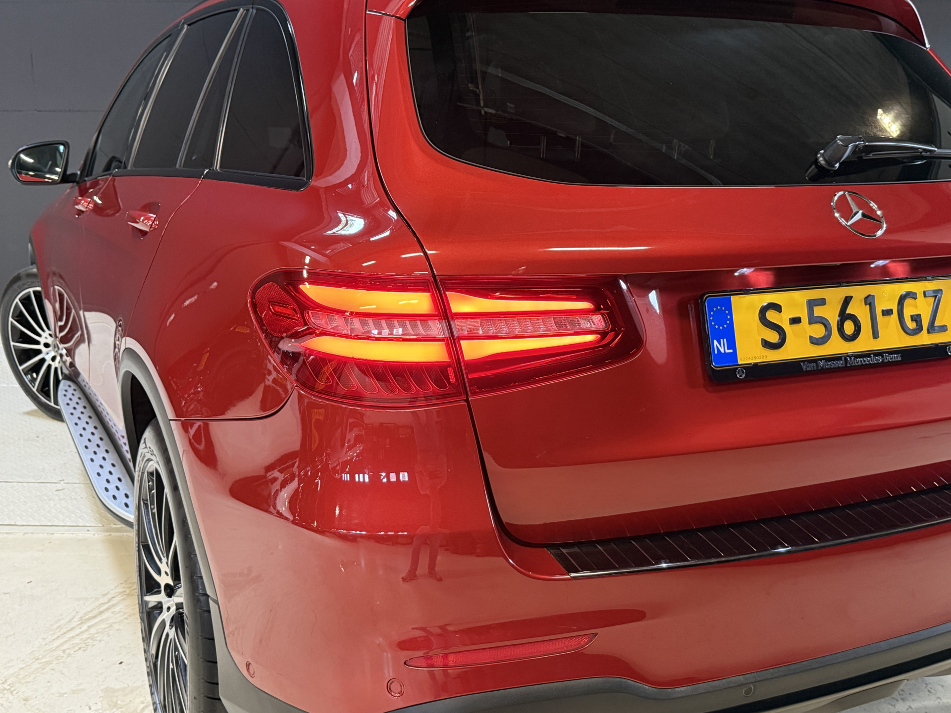 Mercedes-Benz GLC-klasse 250 4MATIC AMG Line Premium | Panoramadak | Stoelverwarming | Camera